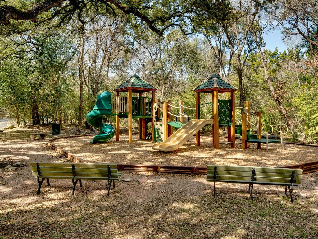 5800 Courtyard Dr # 2, Austin, TX 78731