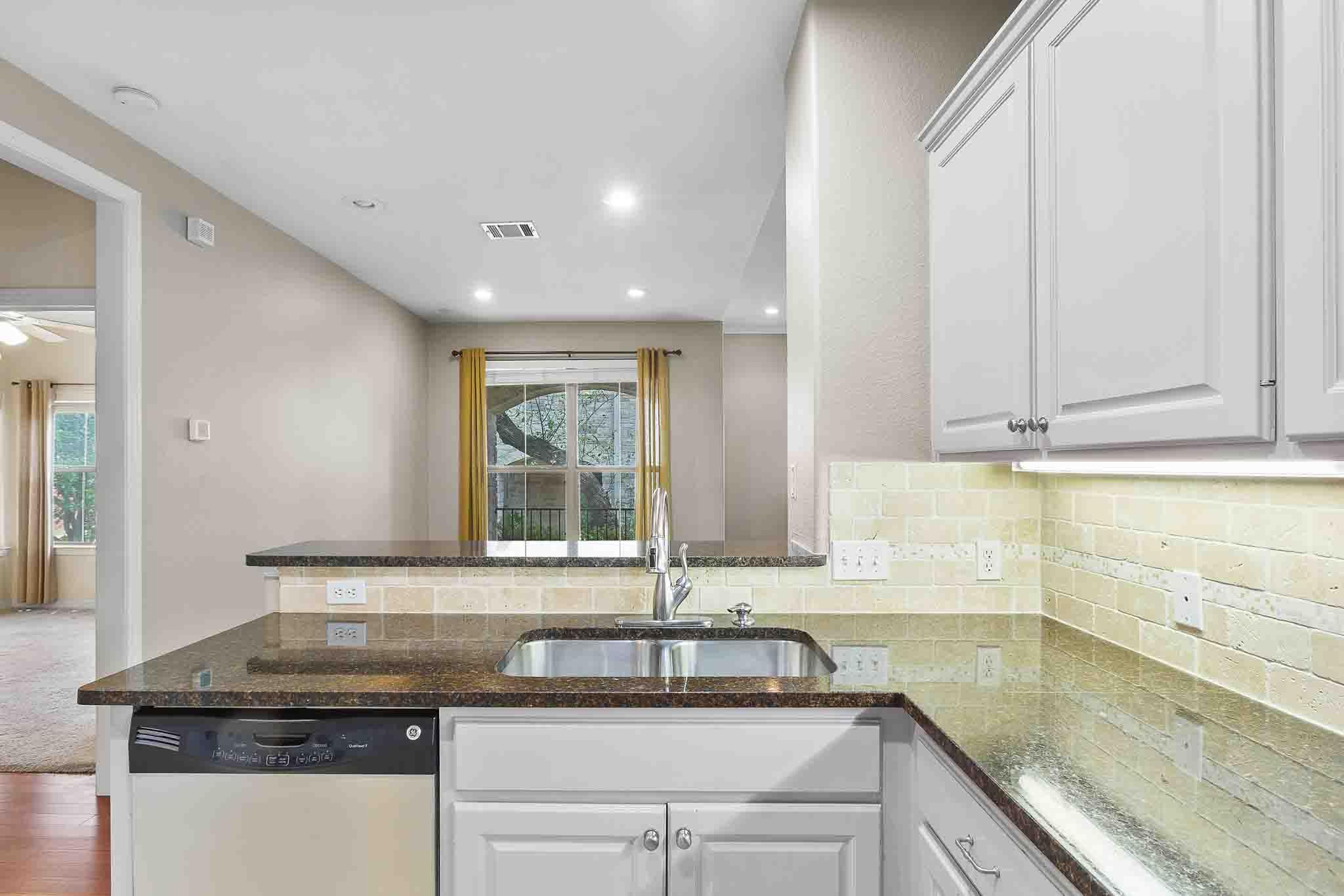 5800 Courtyard Dr # 2, Austin, TX 78731