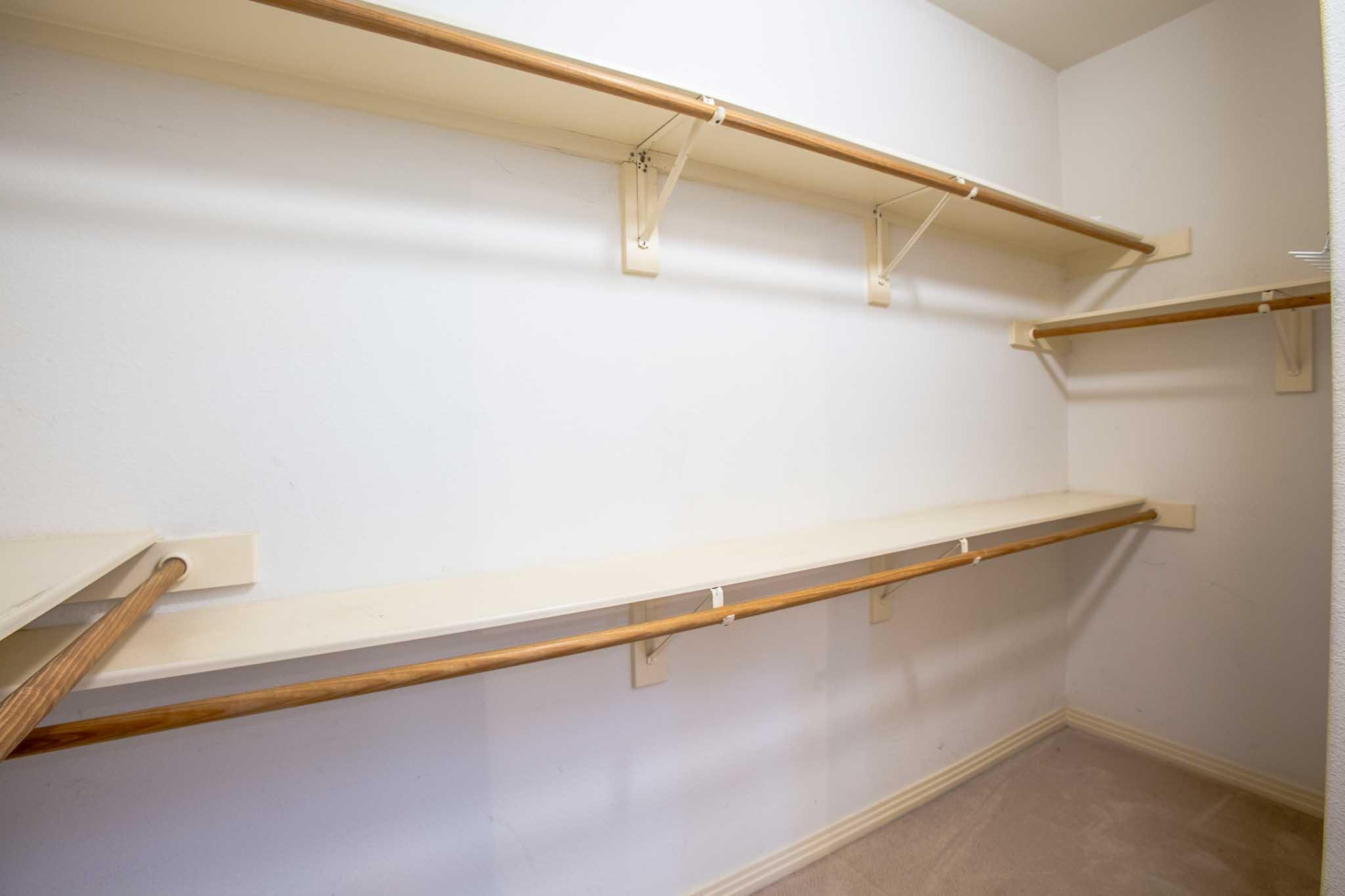 5800 Courtyard Dr # 2, Austin, TX 78731