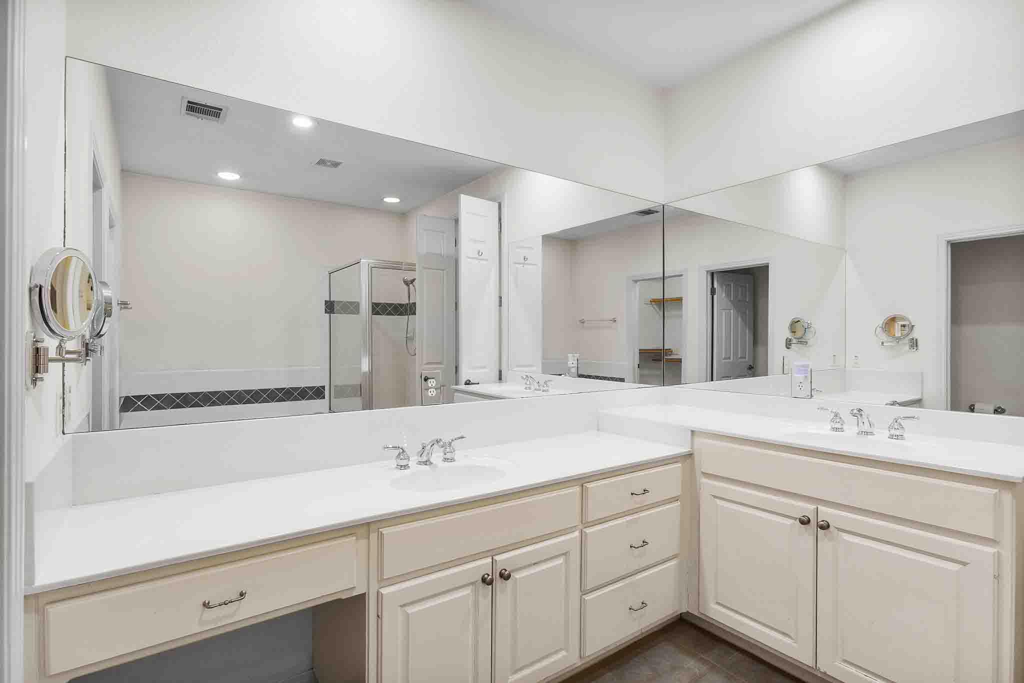 5800 Courtyard Dr # 2, Austin, TX 78731