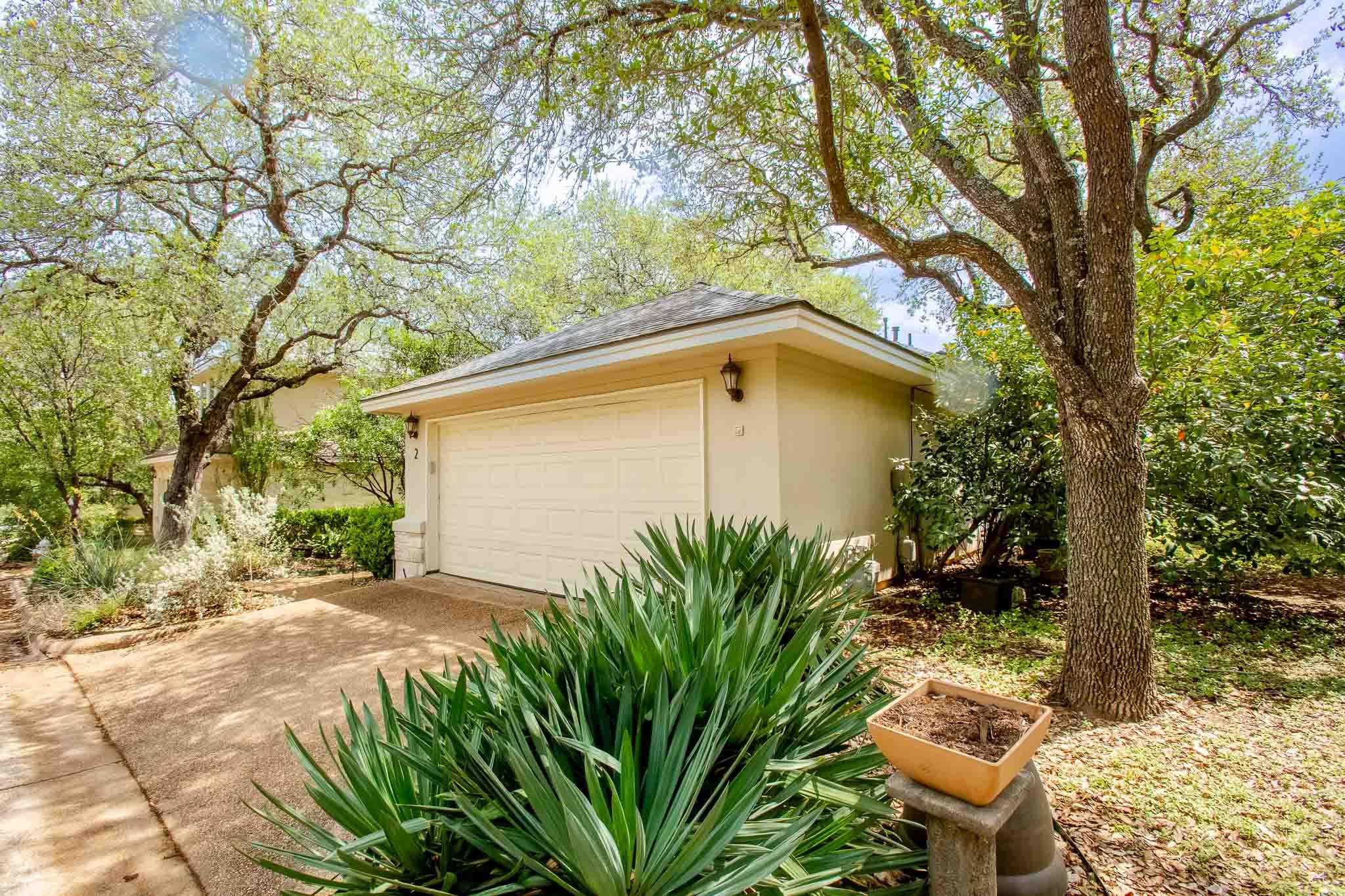 5800 Courtyard Dr # 2, Austin, TX 78731