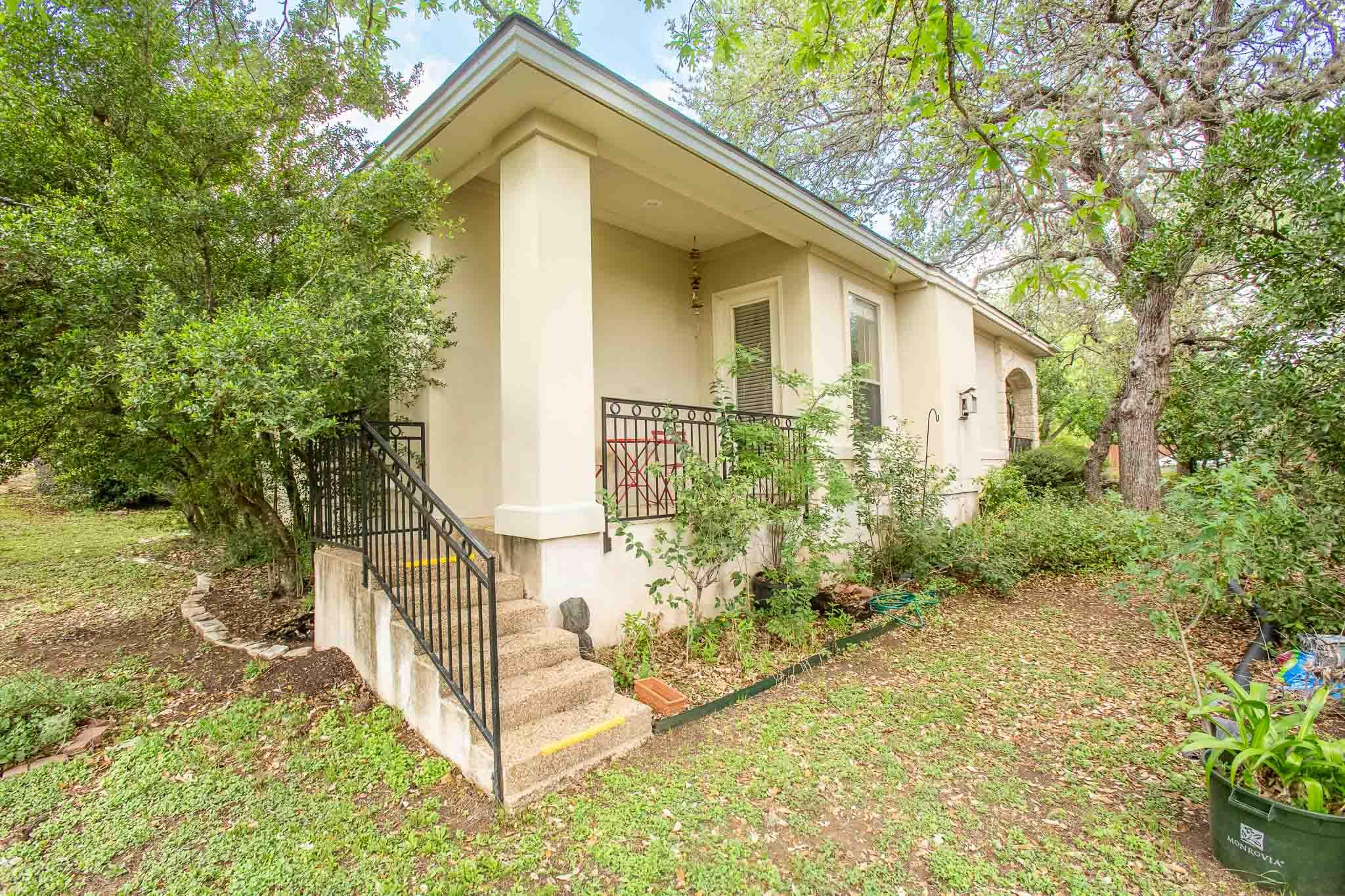 5800 Courtyard Dr # 2, Austin, TX 78731