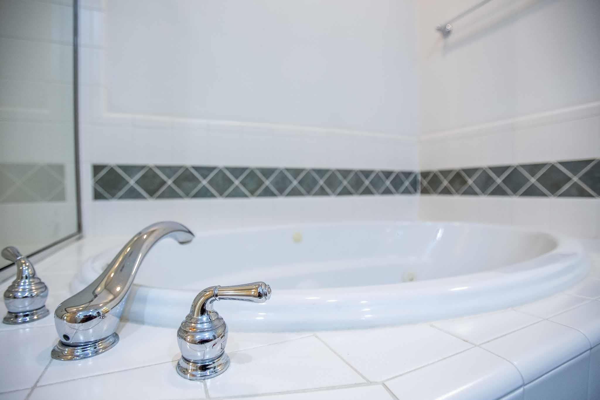 5800 Courtyard Dr # 2, Austin, TX 78731