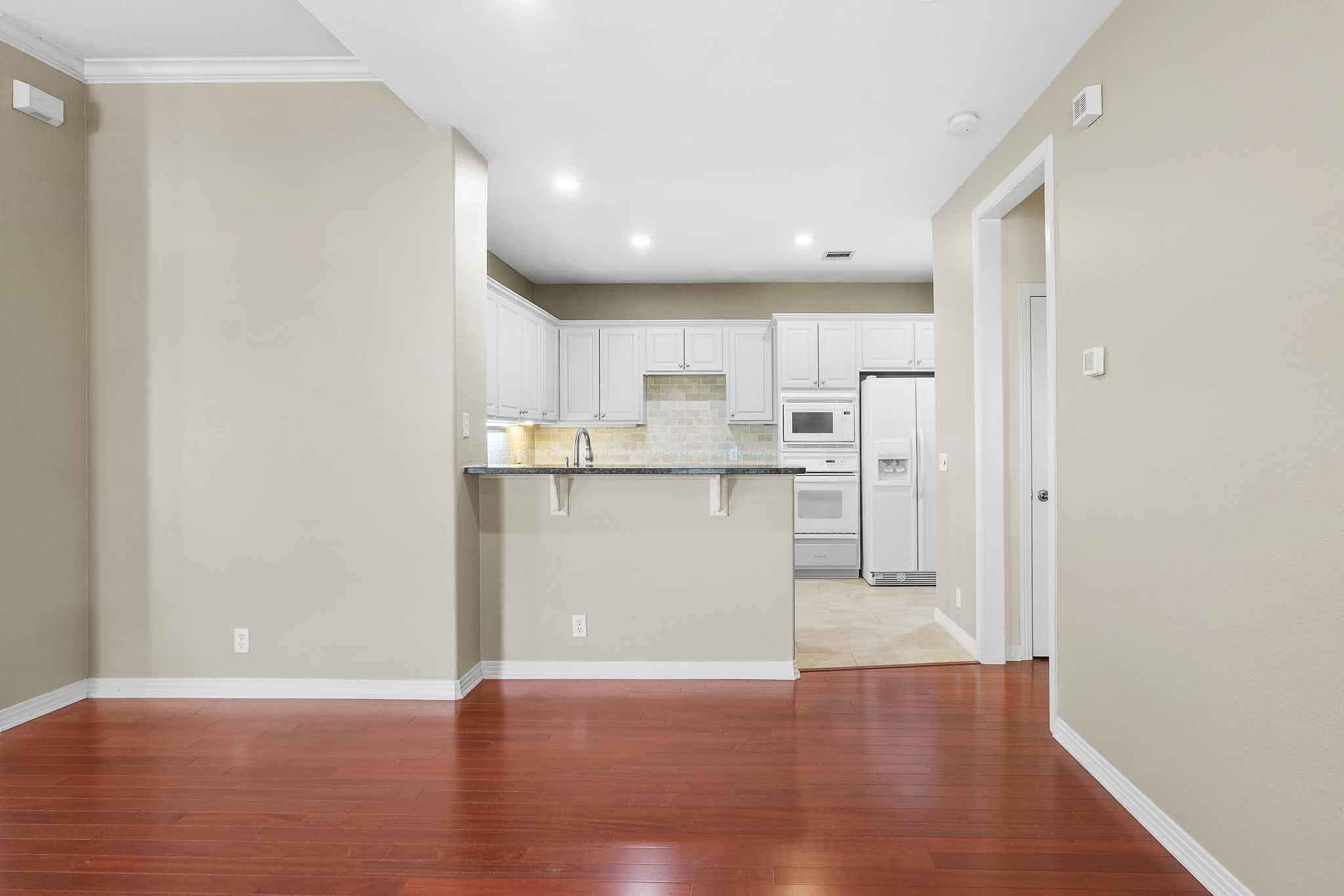 5800 Courtyard Dr # 2, Austin, TX 78731