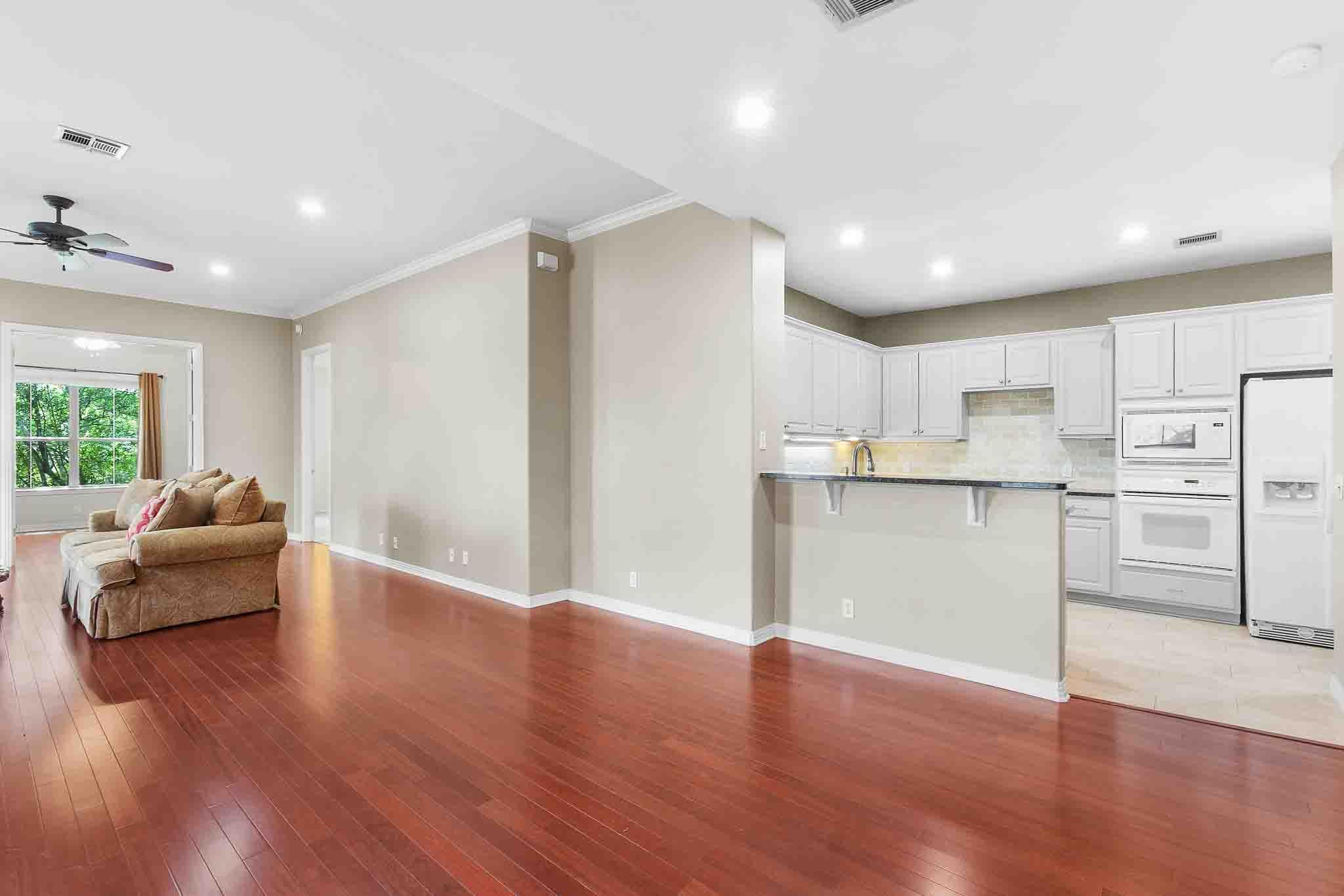 5800 Courtyard Dr # 2, Austin, TX 78731