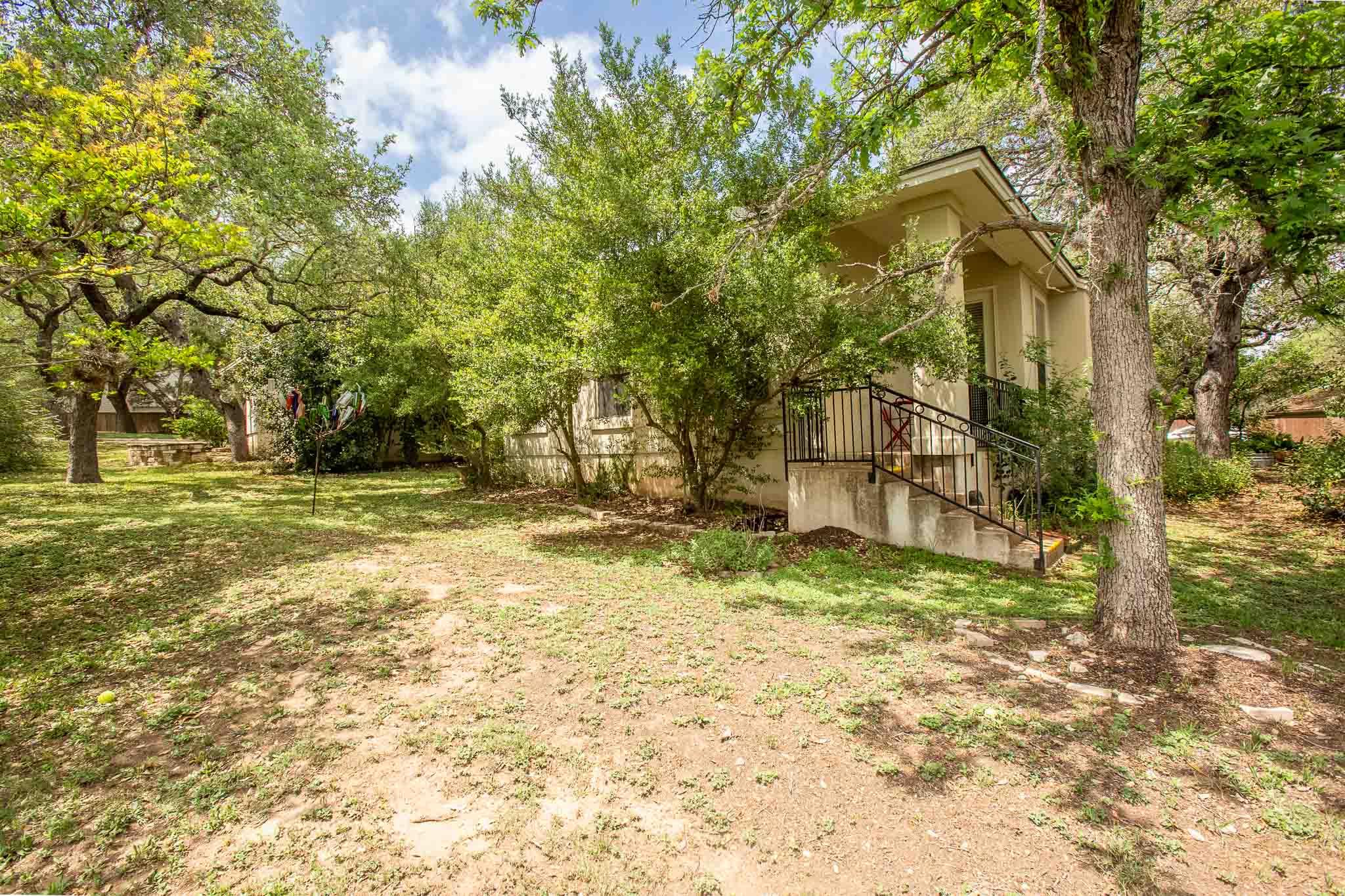 5800 Courtyard Dr # 2, Austin, TX 78731