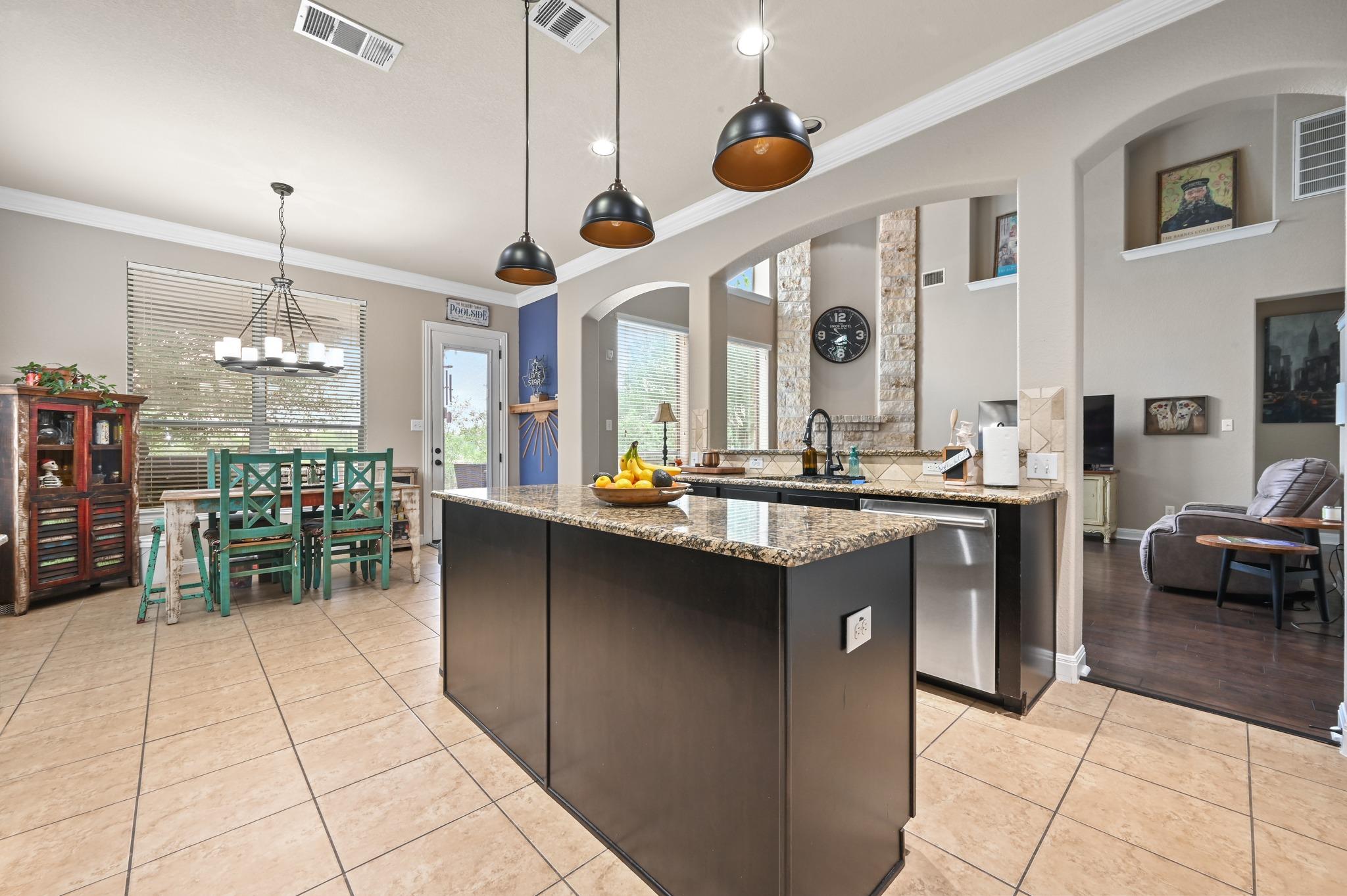 650 Clear Springs Holw, Buda, TX 78610