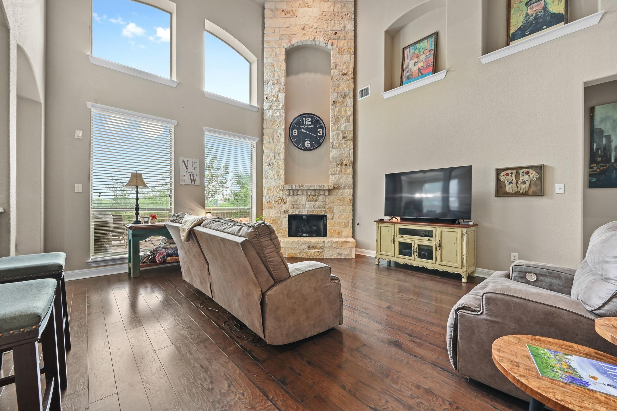 650 Clear Springs Holw, Buda, TX 78610