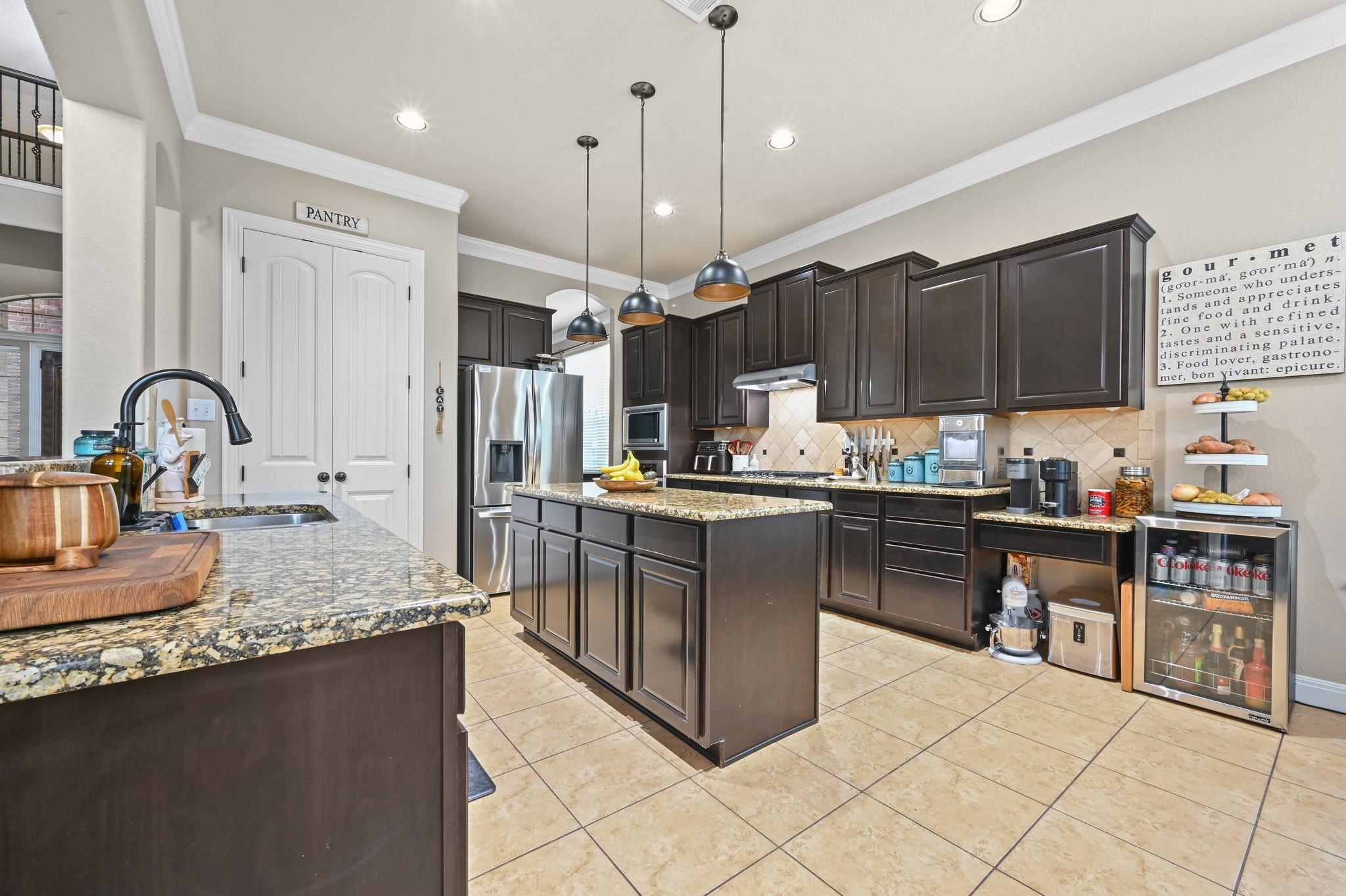 650 Clear Springs Holw, Buda, TX 78610