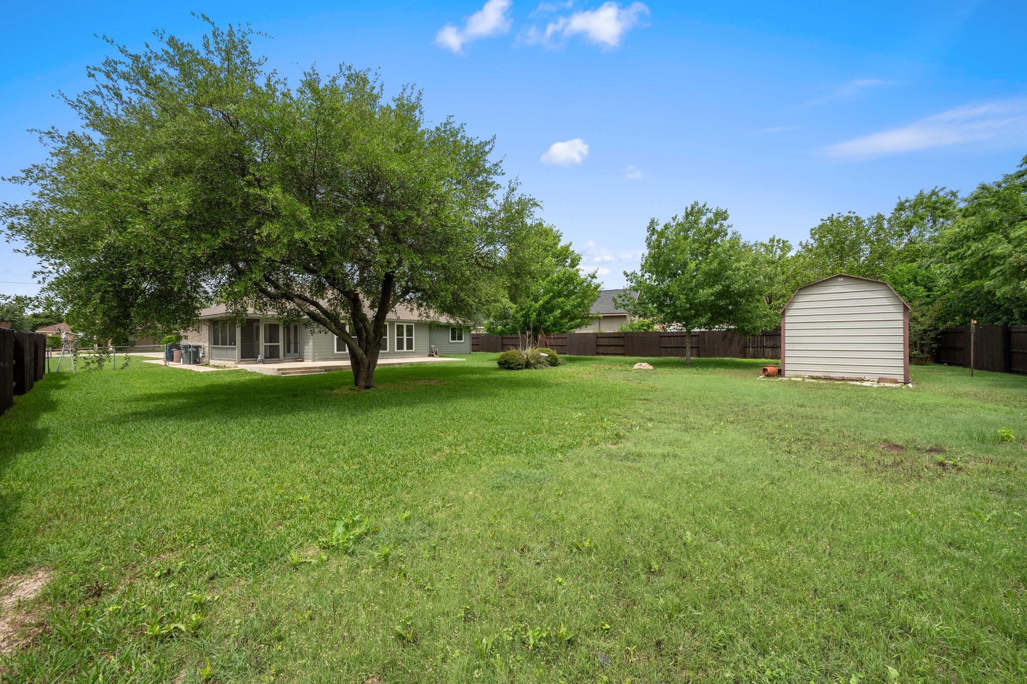 1816 Emerald Isle Dr, Leander, TX 78641