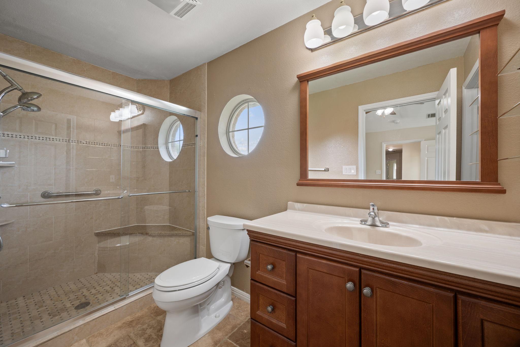 1816 Emerald Isle Dr, Leander, TX 78641