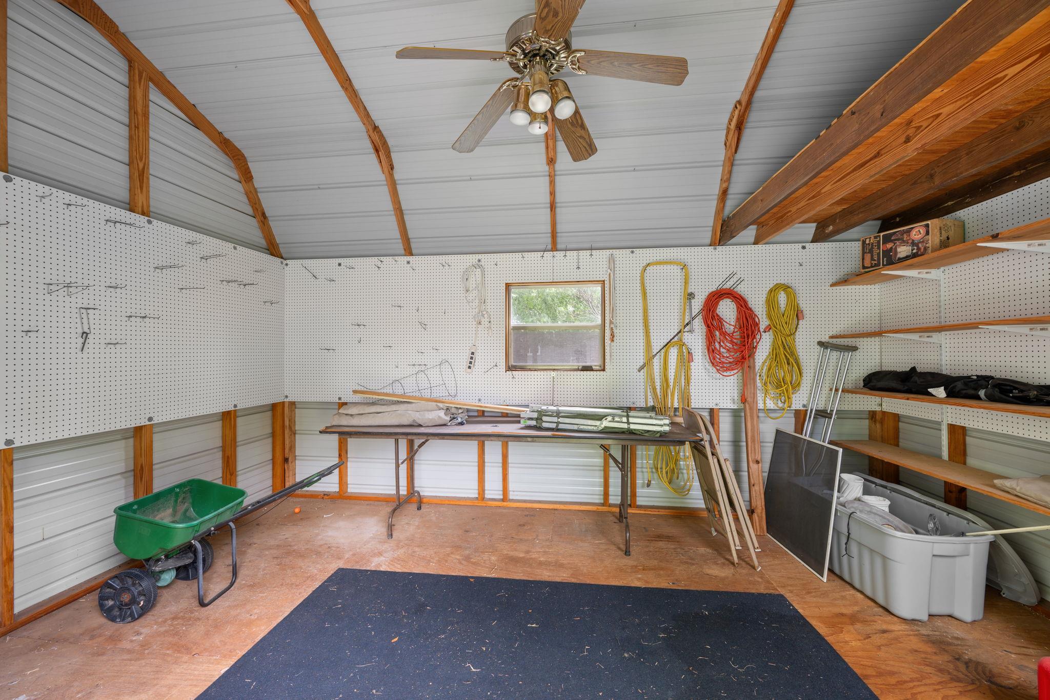 1816 Emerald Isle Dr, Leander, TX 78641