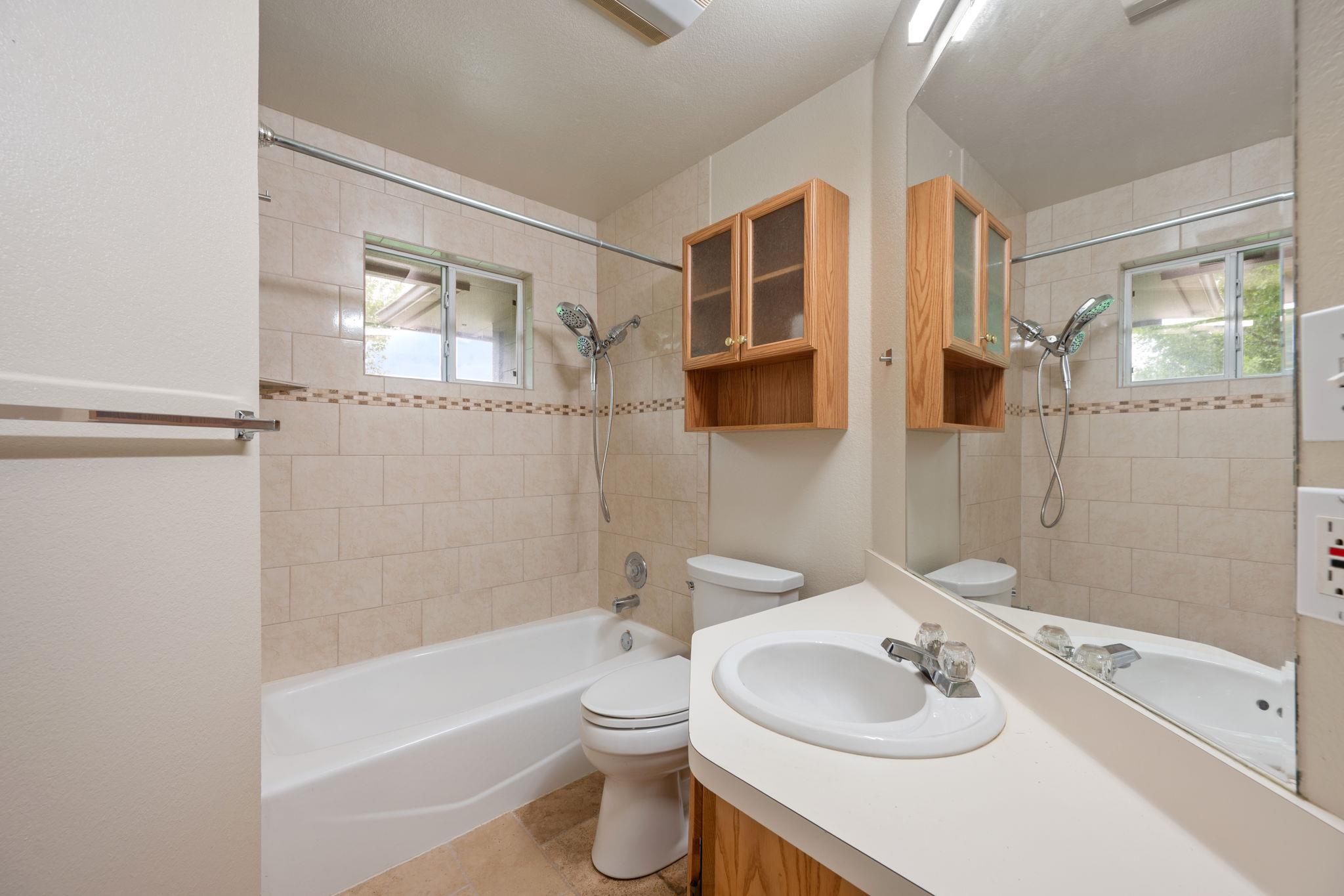 1816 Emerald Isle Dr, Leander, TX 78641