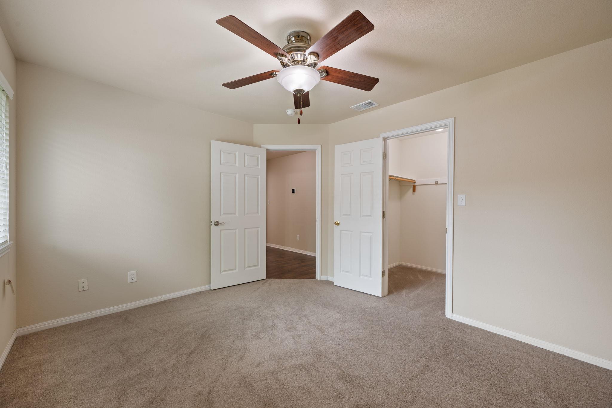 1816 Emerald Isle Dr, Leander, TX 78641