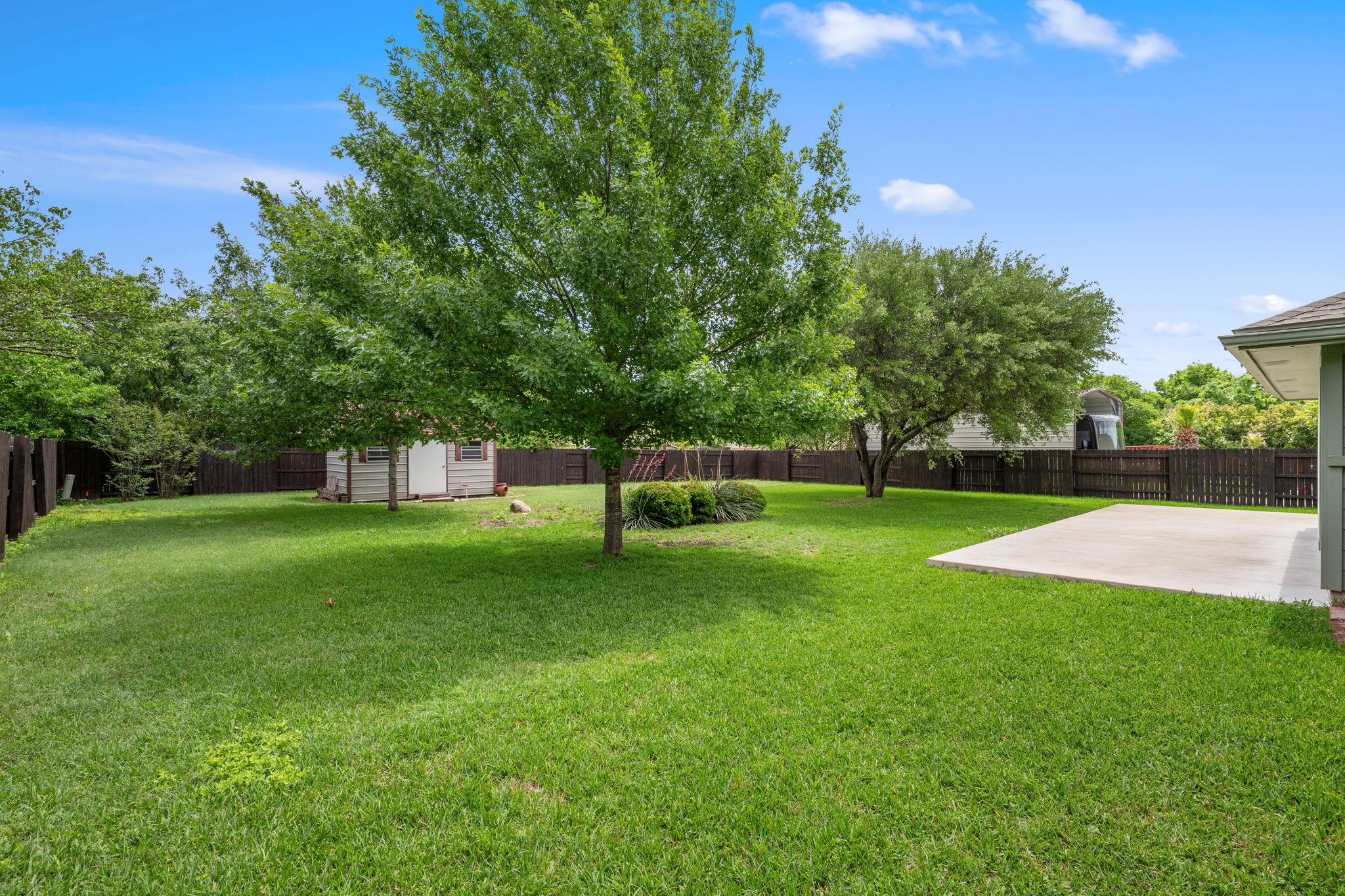 1816 Emerald Isle Dr, Leander, TX 78641