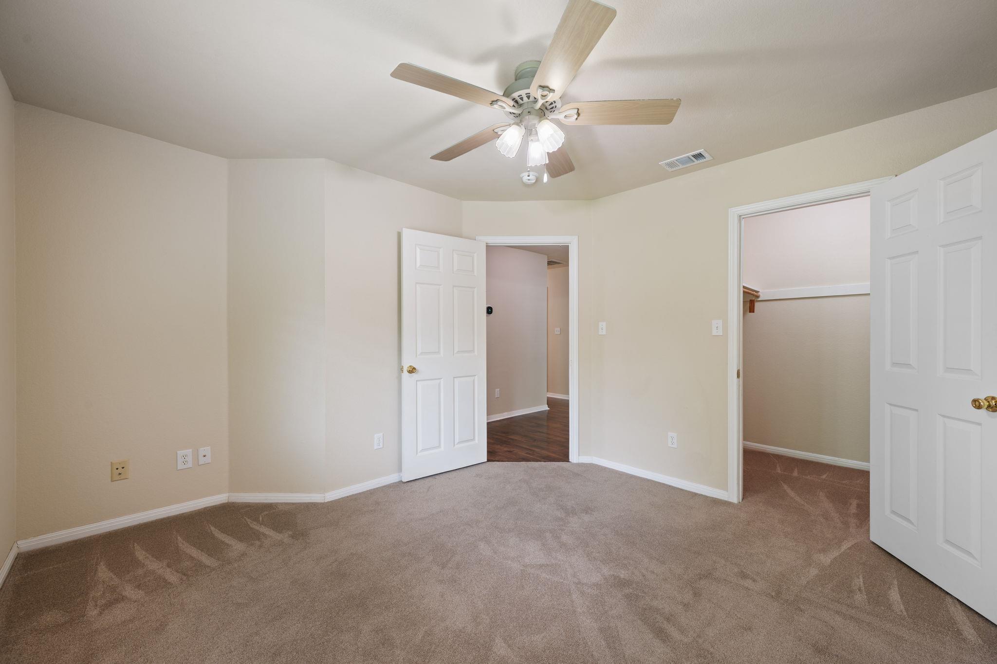 1816 Emerald Isle Dr, Leander, TX 78641