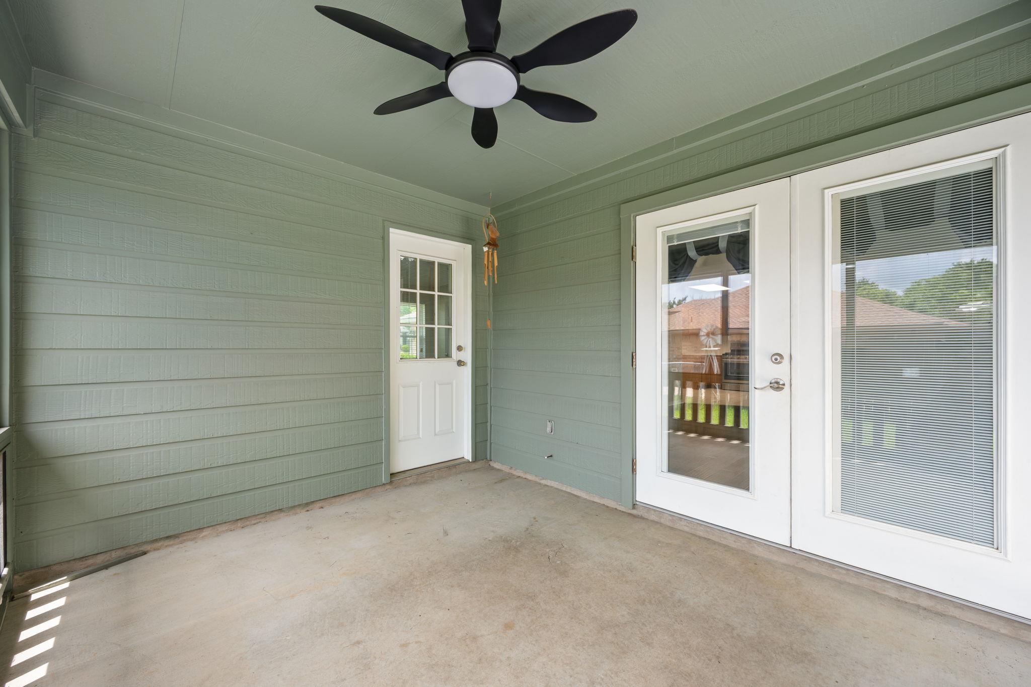 1816 Emerald Isle Dr, Leander, TX 78641