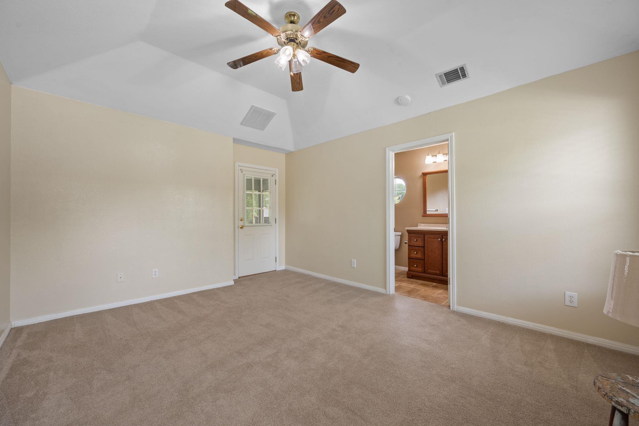 1816 Emerald Isle Dr, Leander, TX 78641