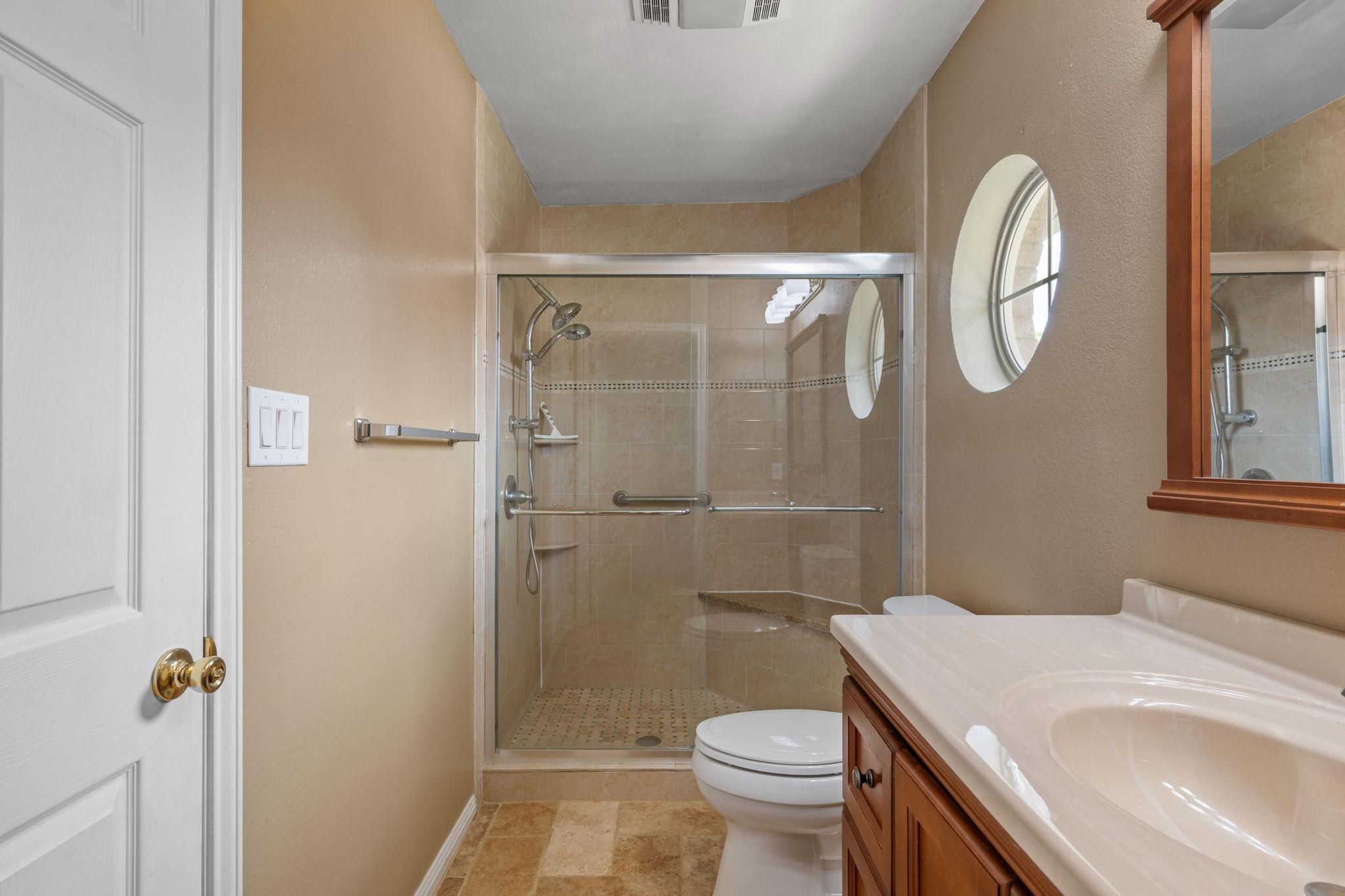 1816 Emerald Isle Dr, Leander, TX 78641