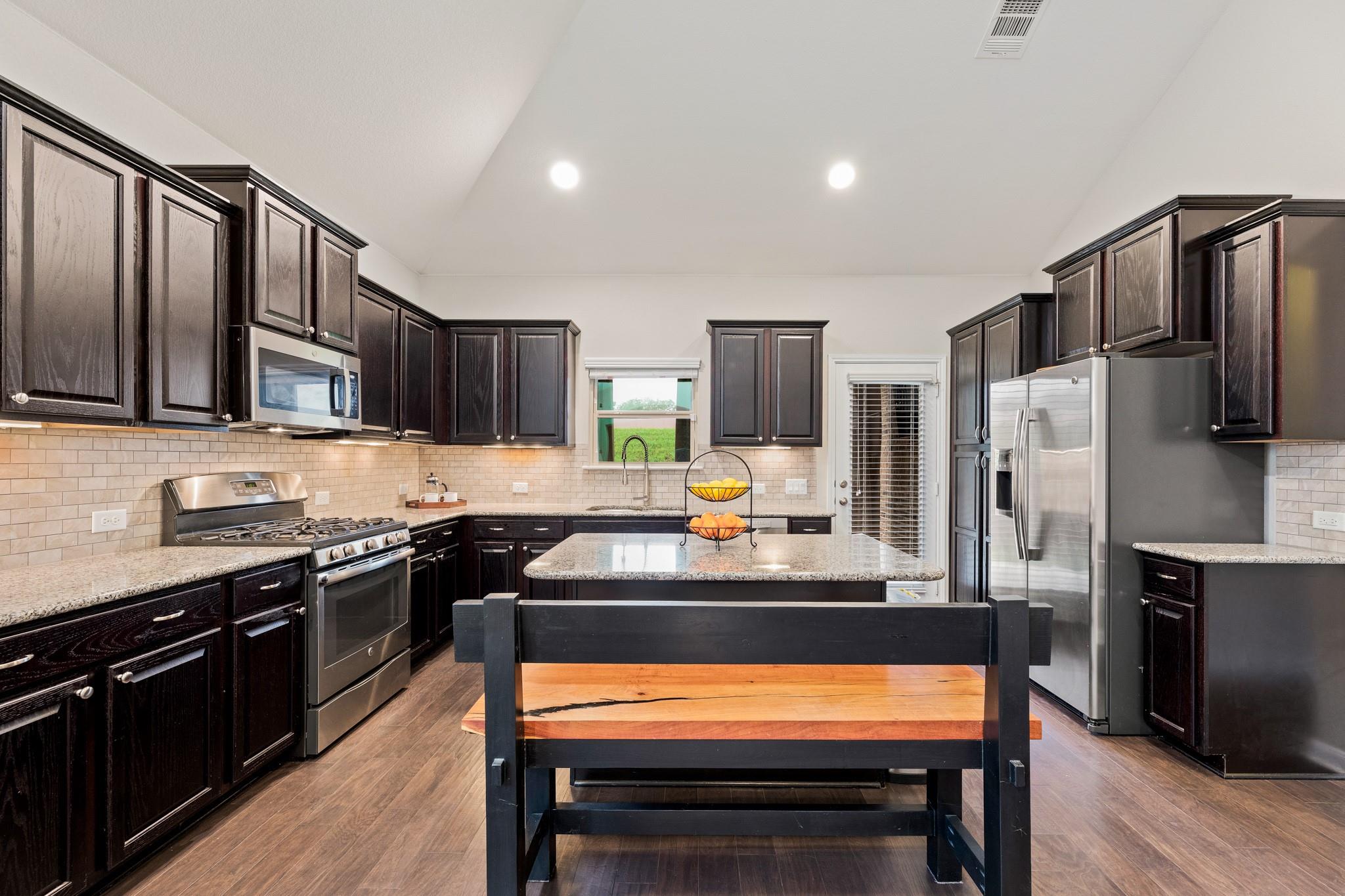 2249 Cactus Valley Dr, Leander, TX 78641