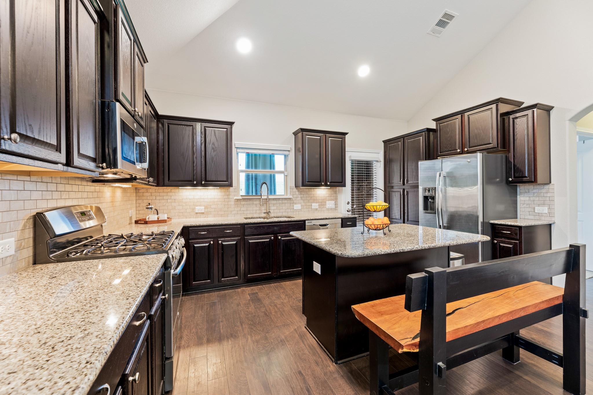 2249 Cactus Valley Dr, Leander, TX 78641