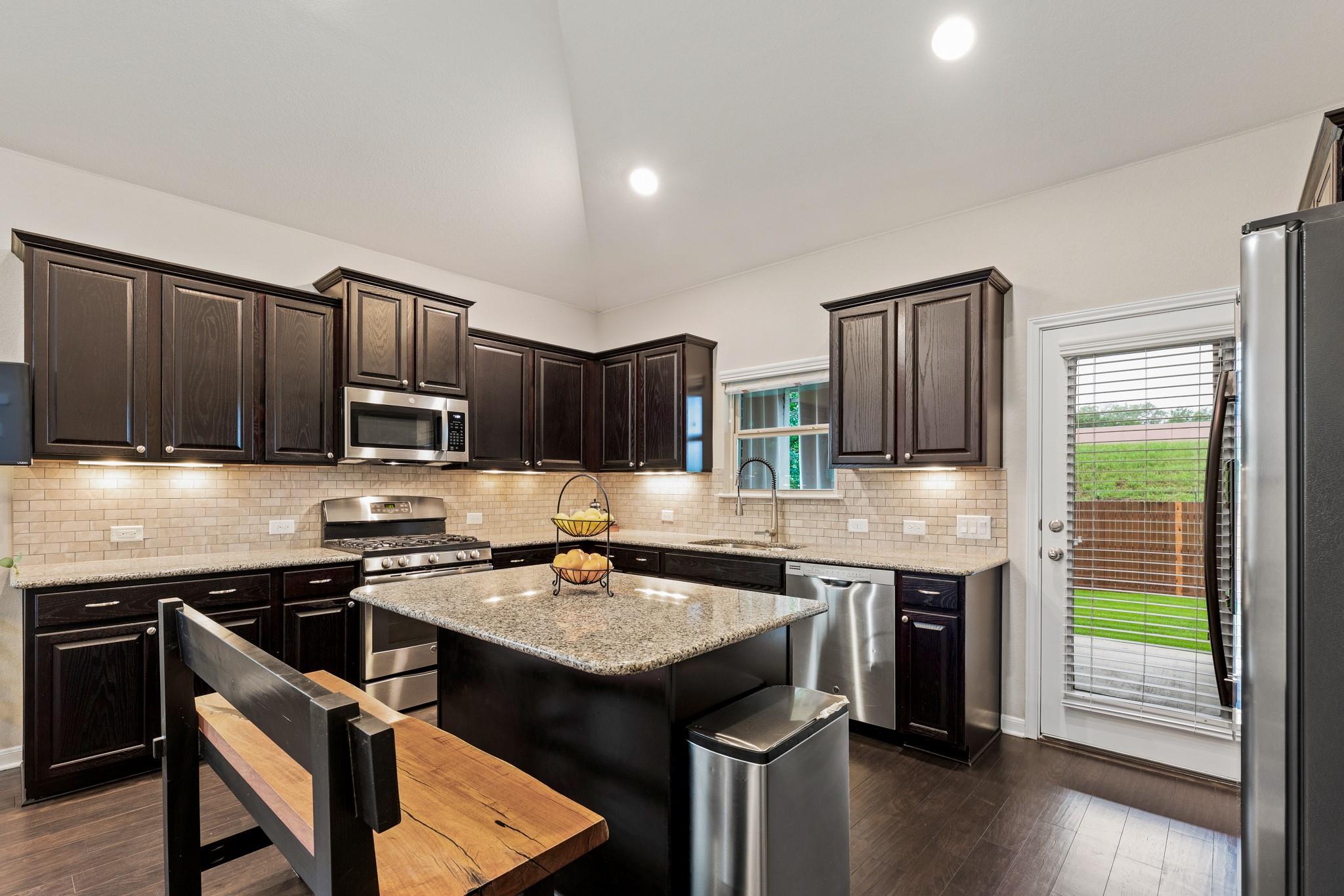 2249 Cactus Valley Dr, Leander, TX 78641