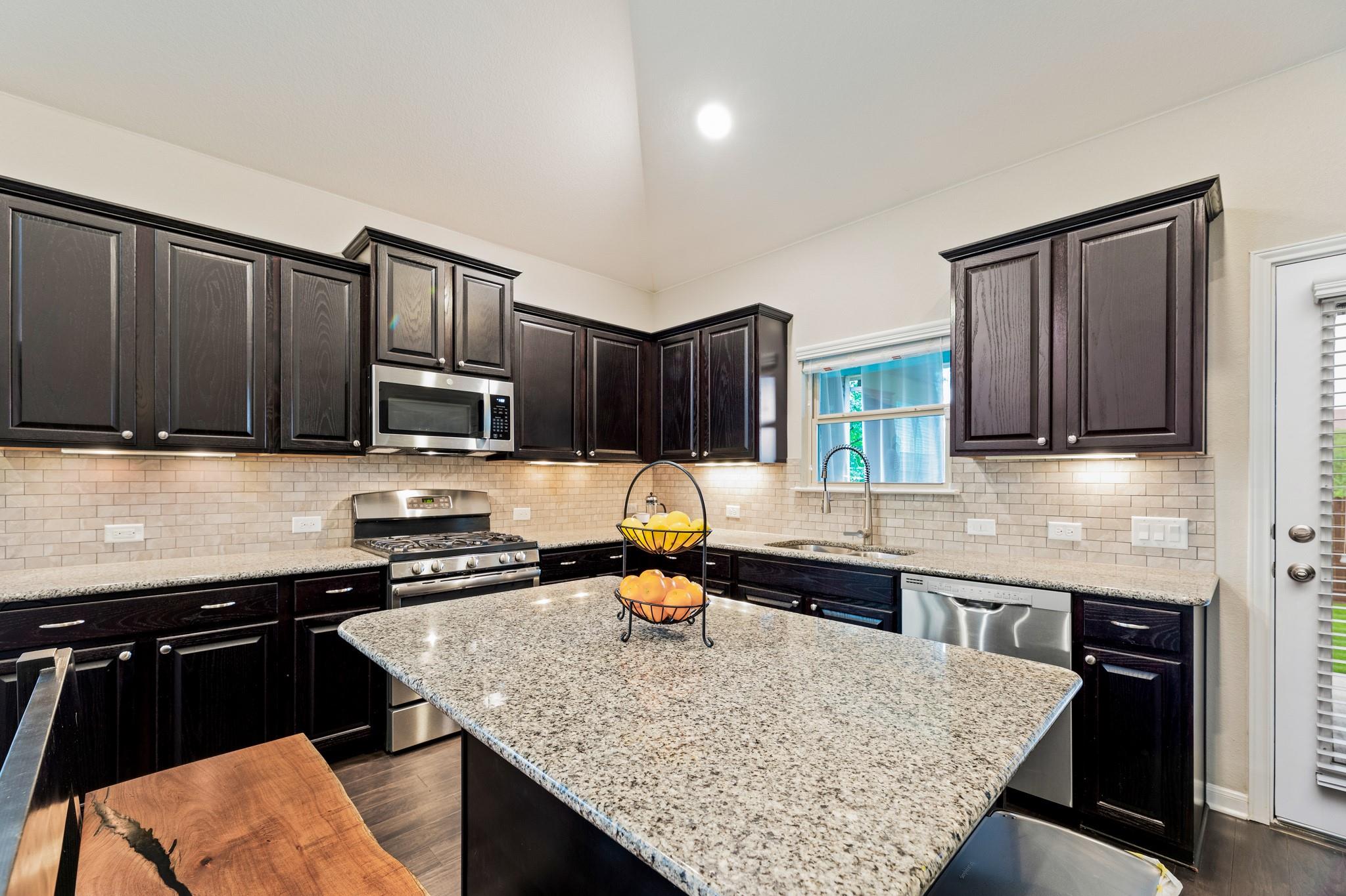 2249 Cactus Valley Dr, Leander, TX 78641