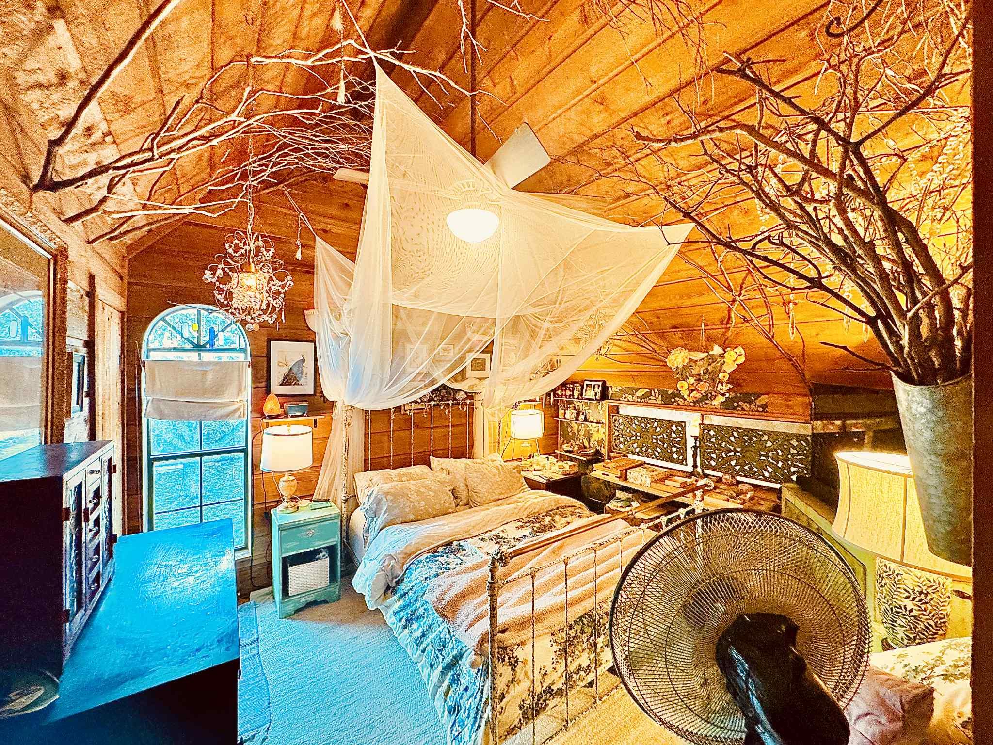 206 Topspin Dr, Spicewood, TX 78669