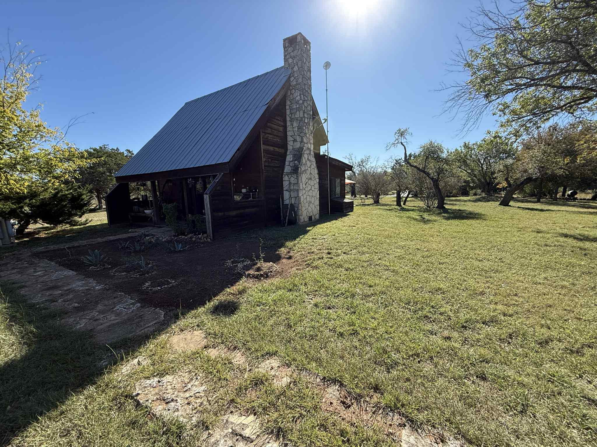 206 Topspin Dr, Spicewood, TX 78669