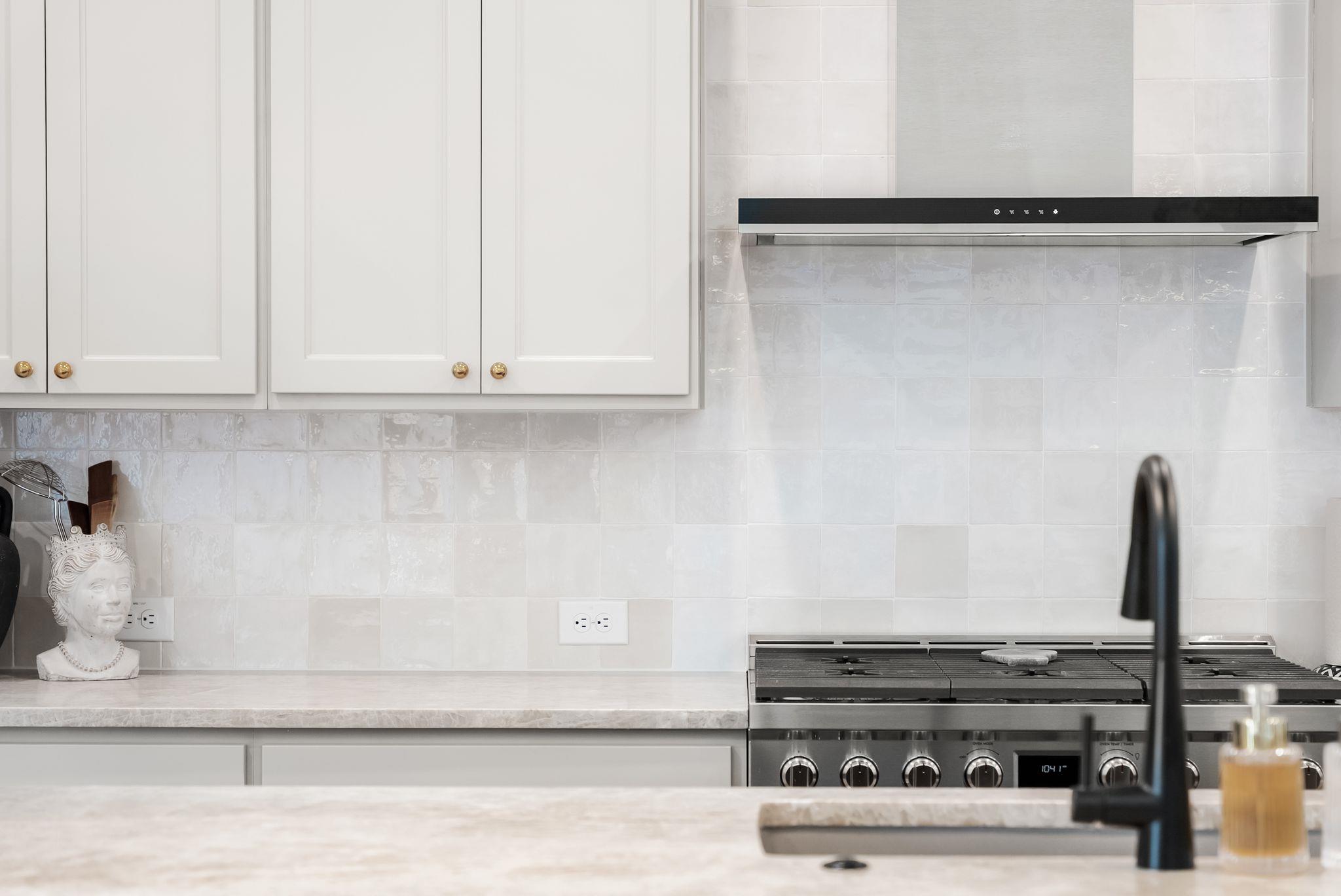 100 Ribera Dr, Liberty Hill, TX 78642