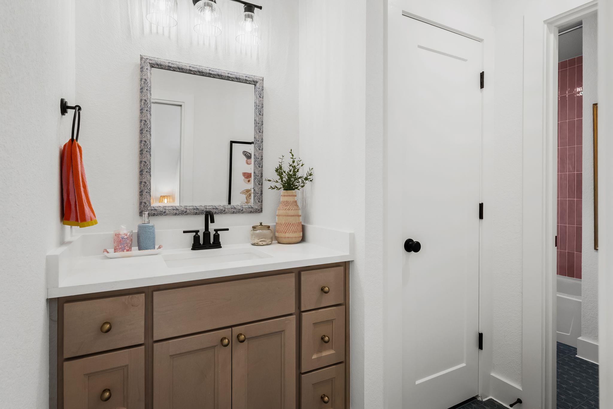 100 Ribera Dr, Liberty Hill, TX 78642