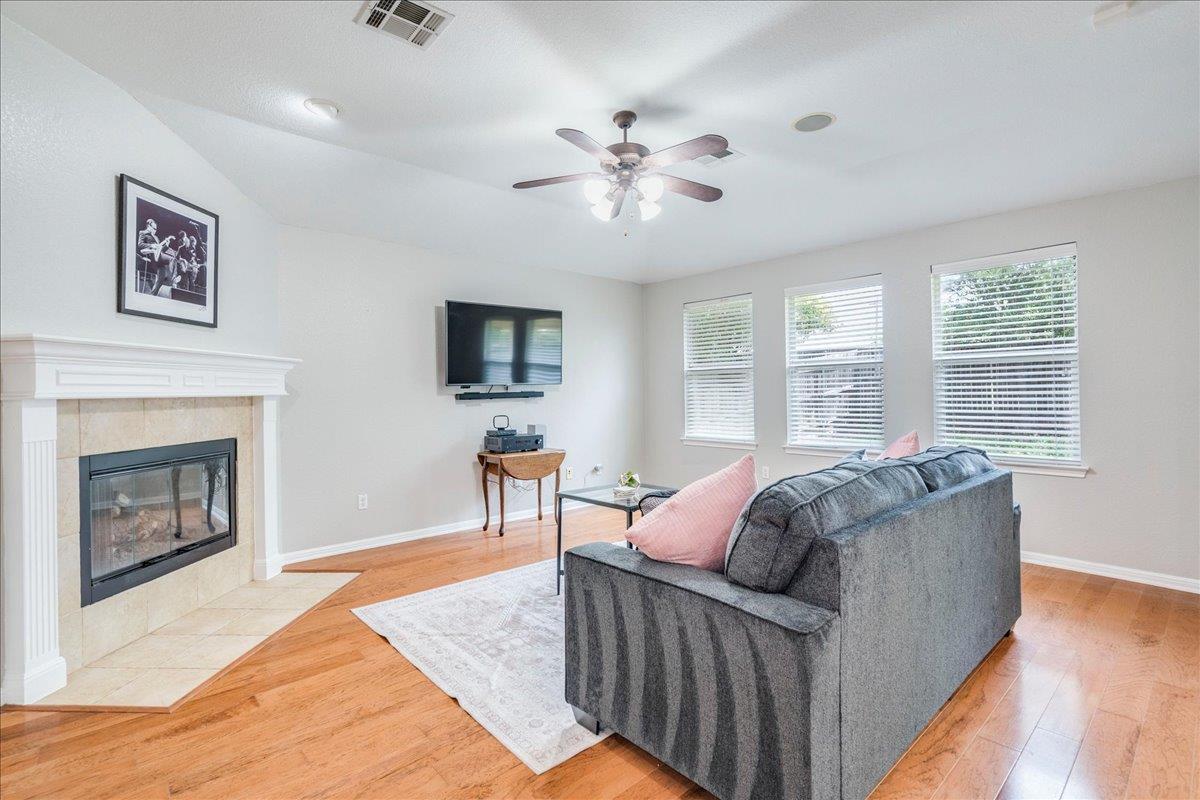 1151 Stone Rim Loop, Buda, TX 78610