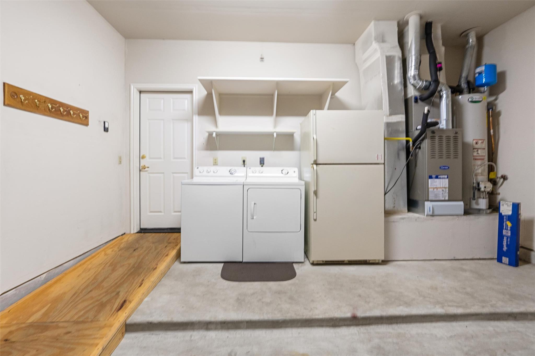 214 Whispering Wind Dr, Georgetown, TX 78633