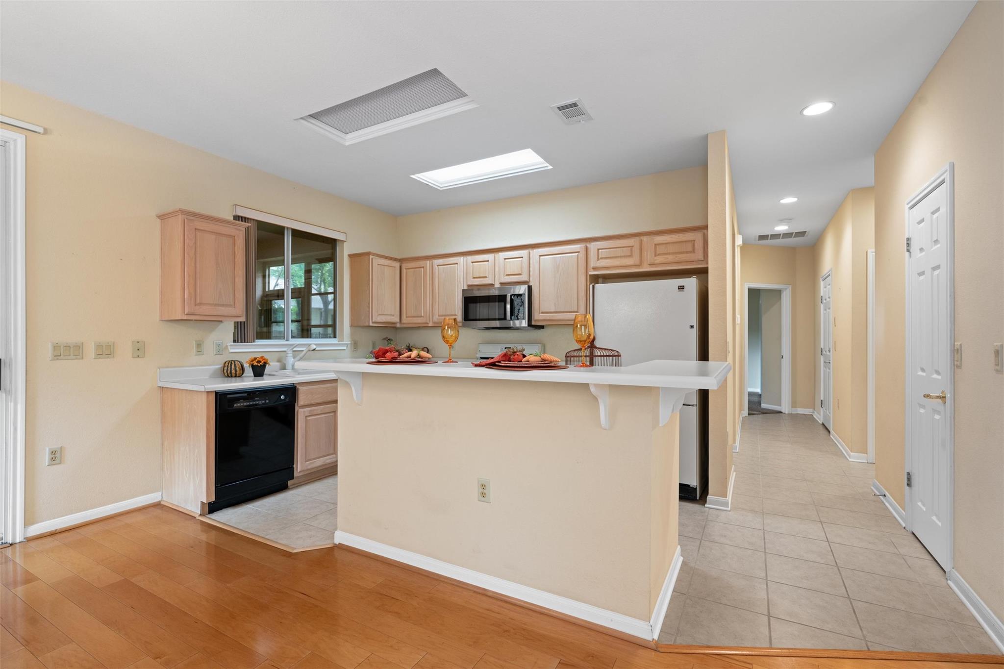 214 Whispering Wind Dr, Georgetown, TX 78633