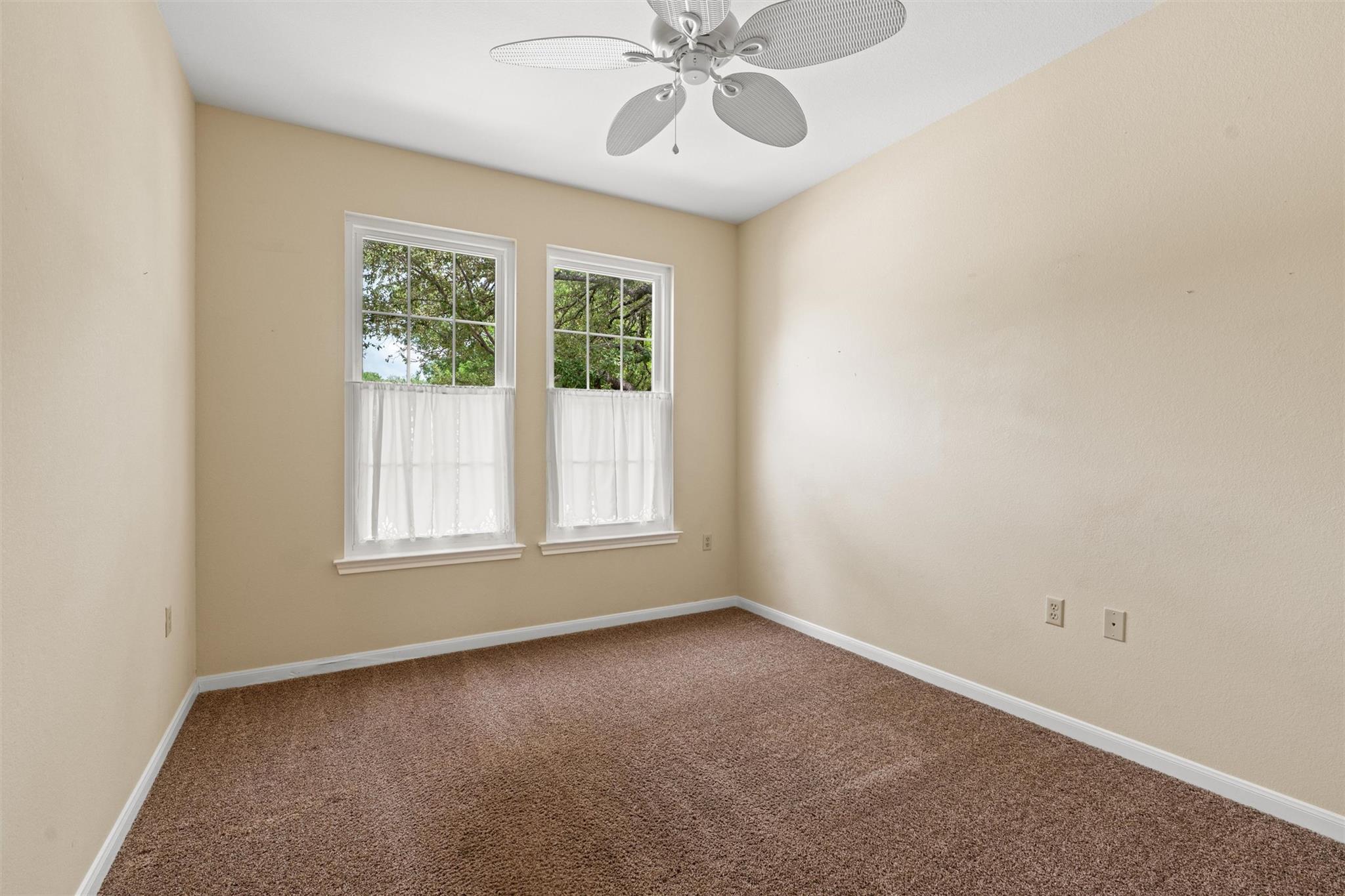 214 Whispering Wind Dr, Georgetown, TX 78633