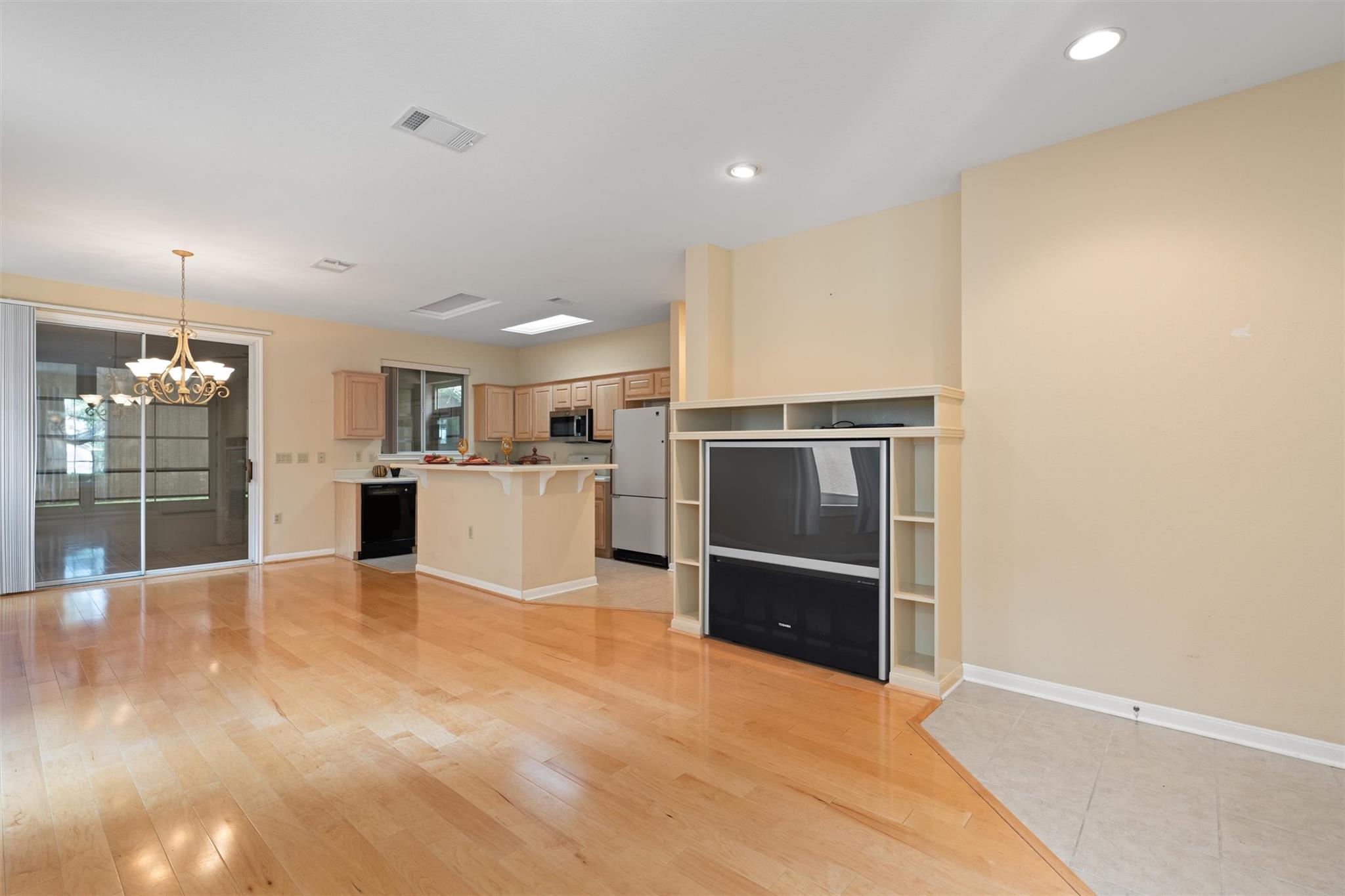 214 Whispering Wind Dr, Georgetown, TX 78633