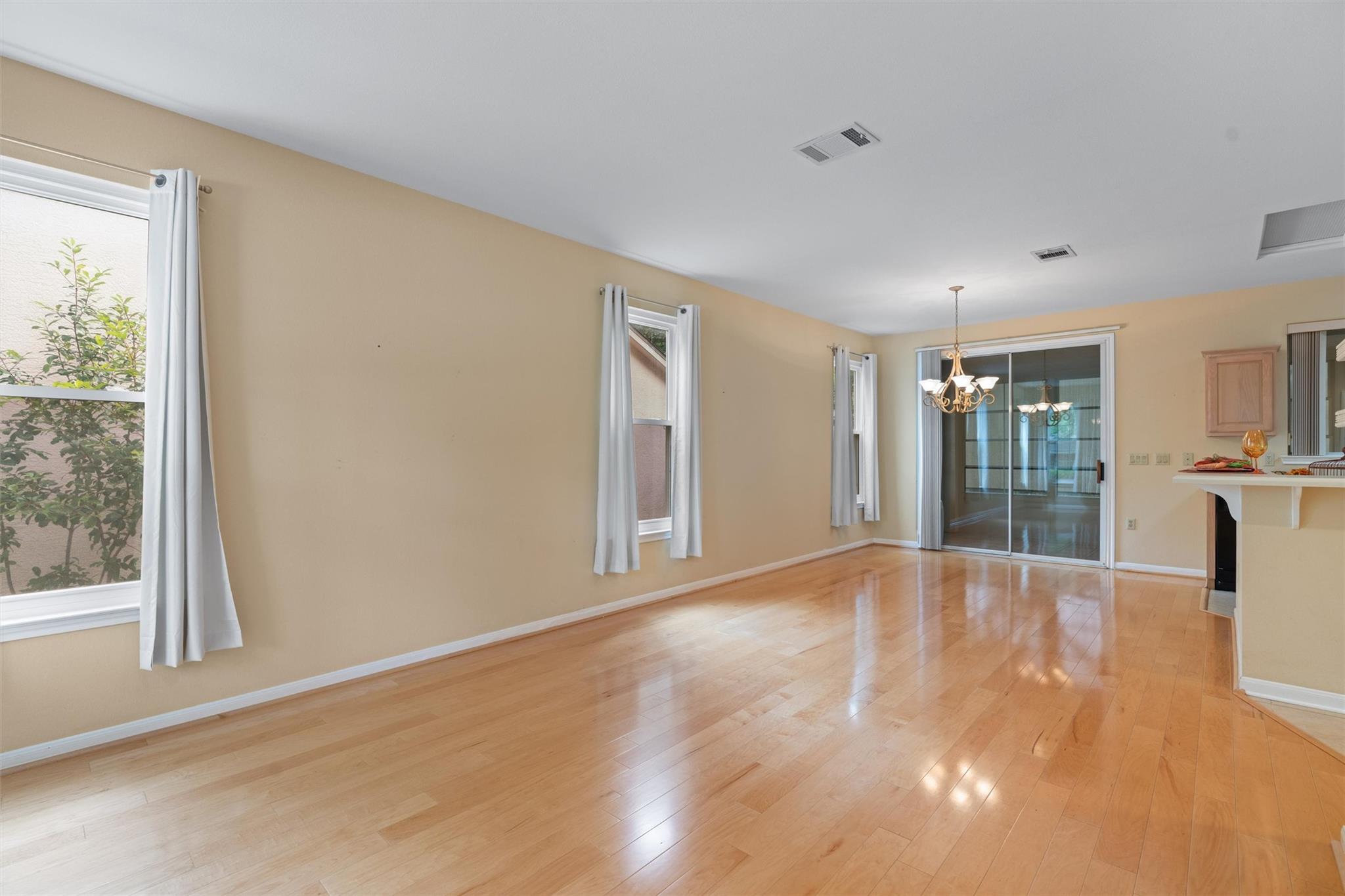 214 Whispering Wind Dr, Georgetown, TX 78633