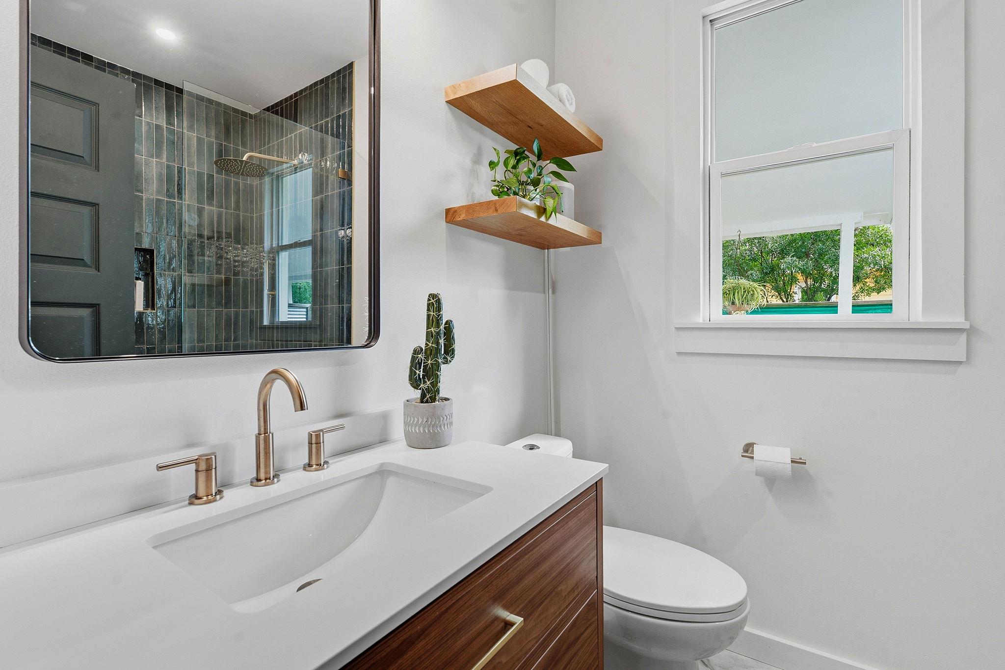 1122 Gunter St, Austin, TX 78702