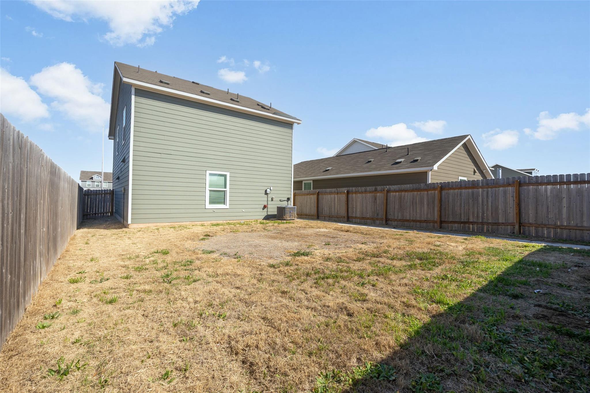 1125 Largemouth Ln, Bastrop, TX 78602