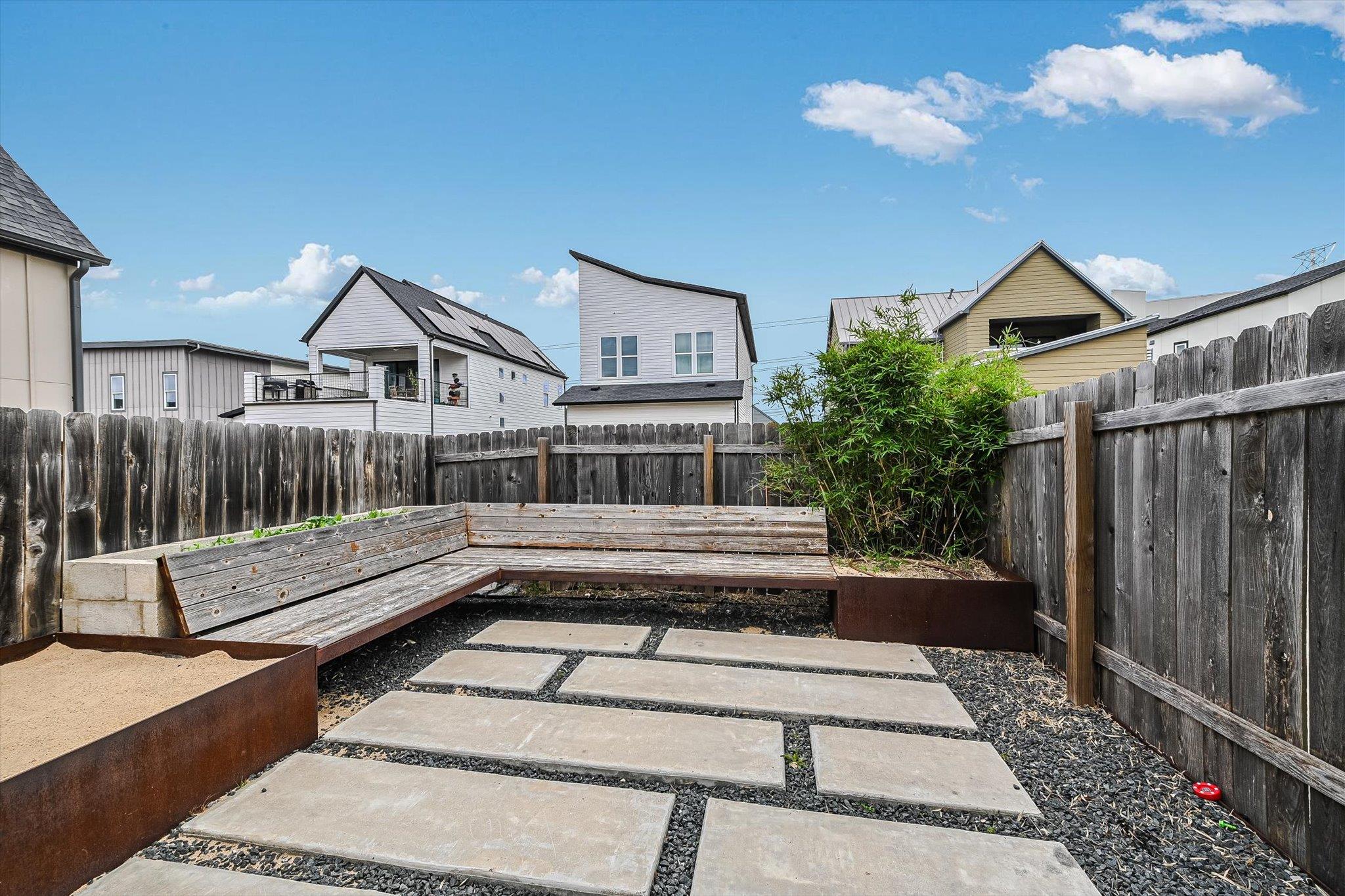 6133 Florencia Ln, Austin, TX 78724