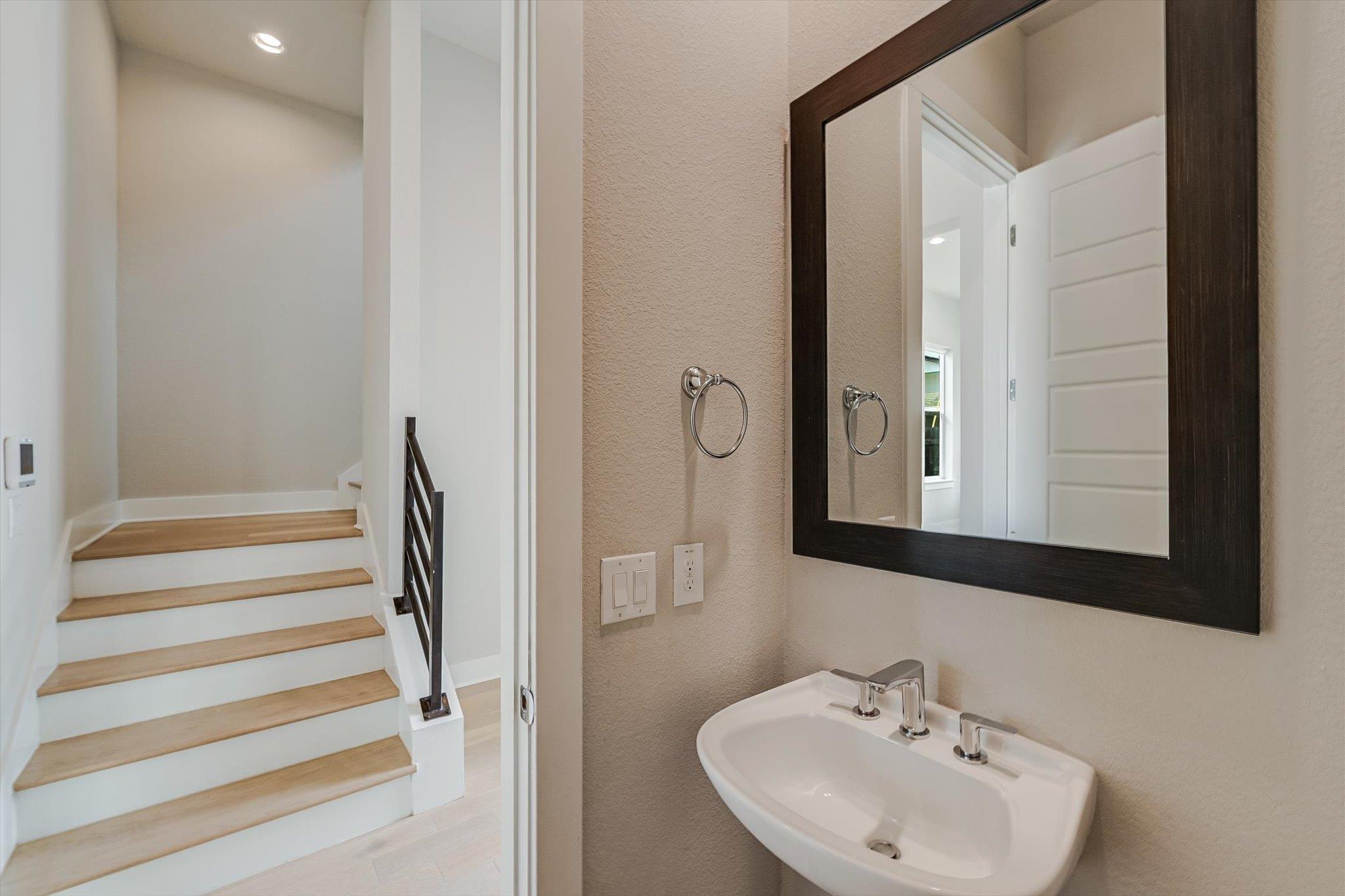 6133 Florencia Ln, Austin, TX 78724