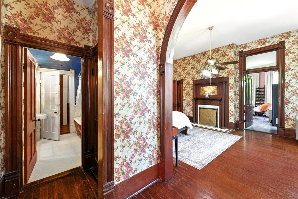 624 Saint Louis St, Gonzales, TX 78629