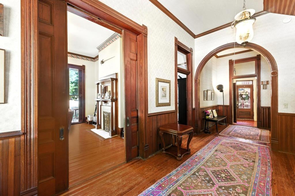 624 Saint Louis St, Gonzales, TX 78629