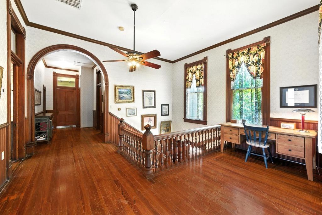 624 Saint Louis St, Gonzales, TX 78629