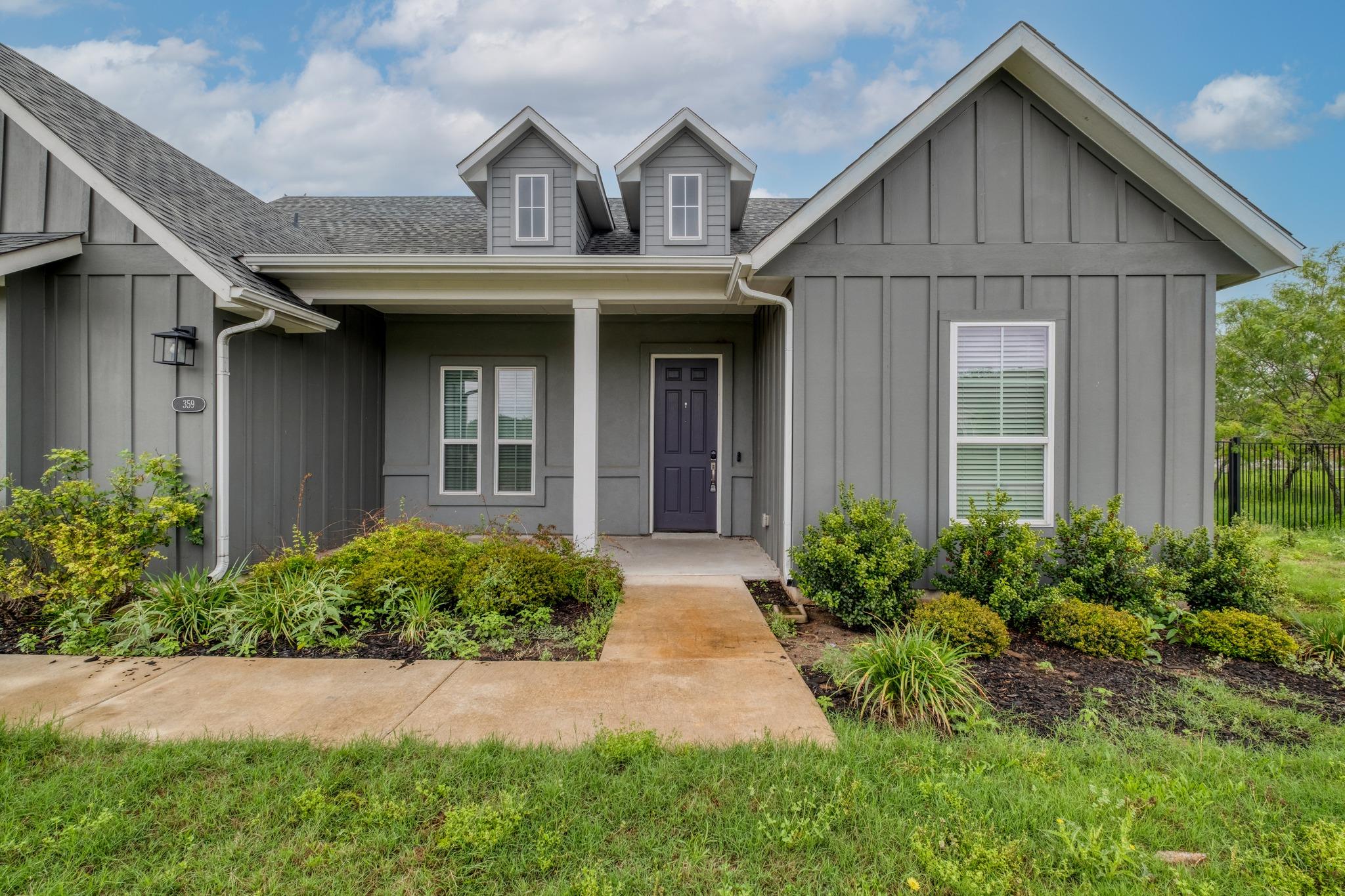 359 Raptor Beak Way, Cedar Creek, TX 78612