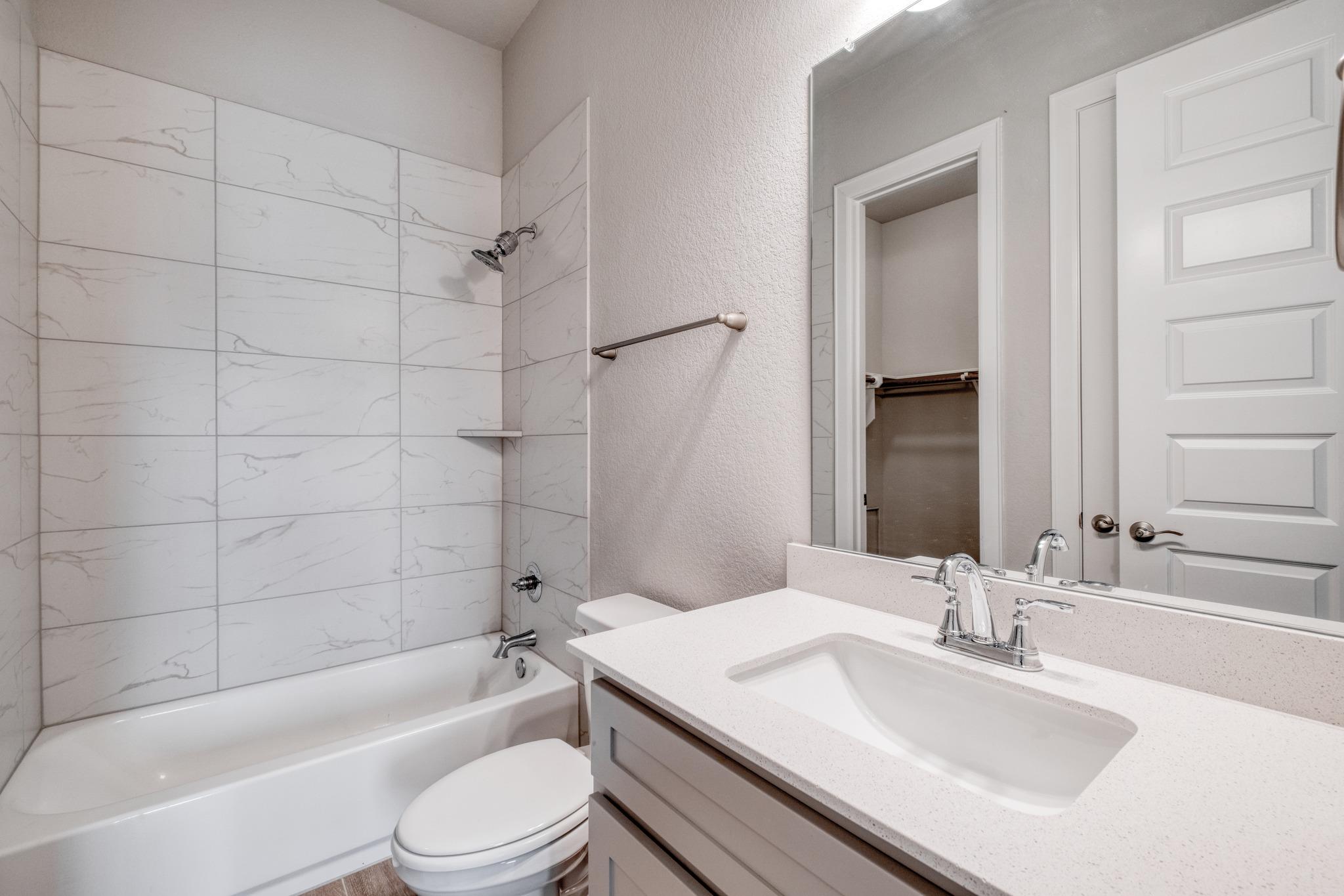 359 Raptor Beak Way, Cedar Creek, TX 78612