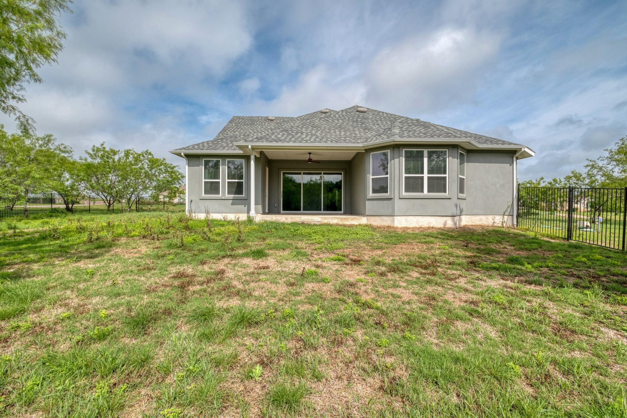 359 Raptor Beak Way, Cedar Creek, TX 78612