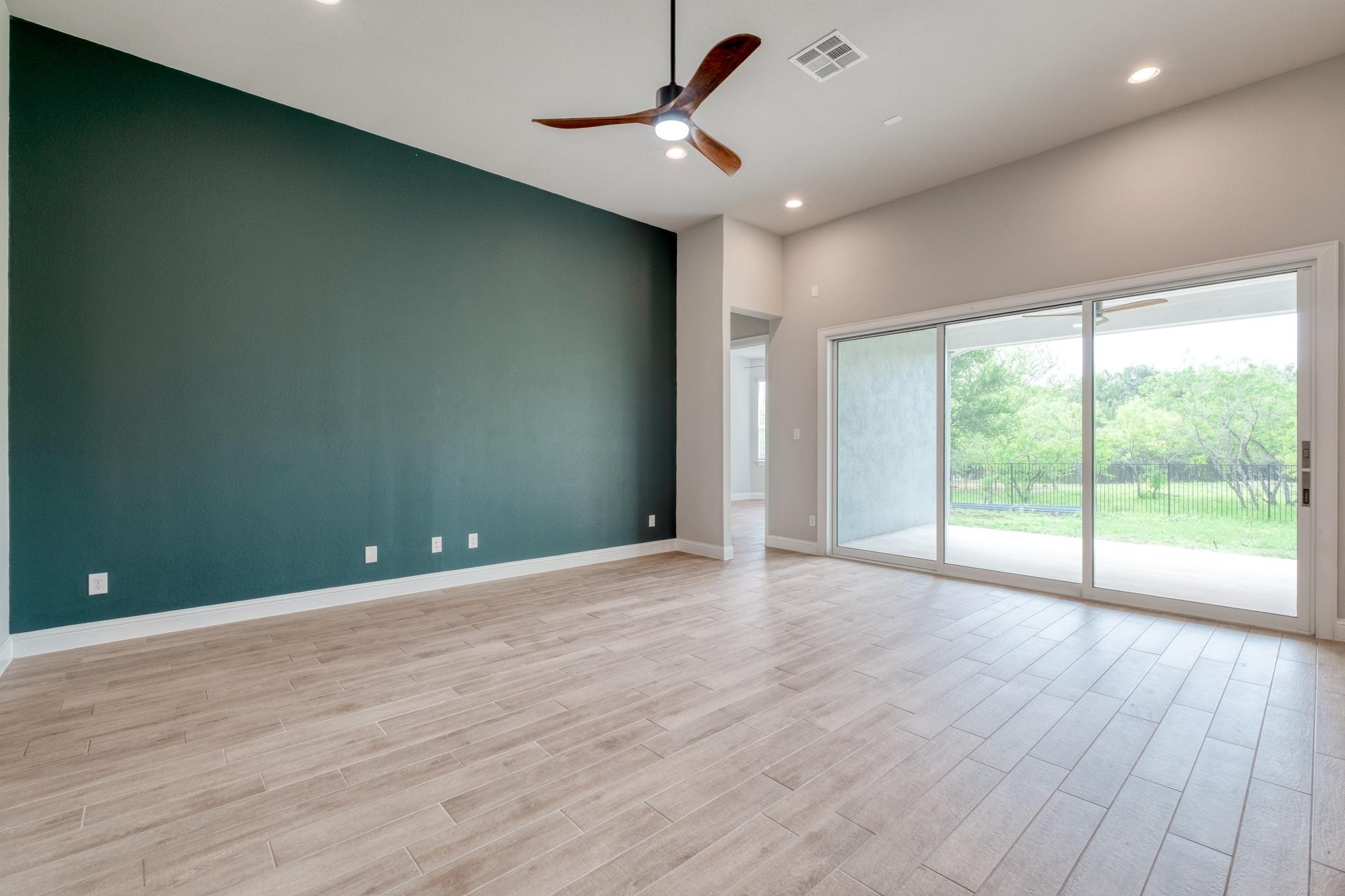 359 Raptor Beak Way, Cedar Creek, TX 78612