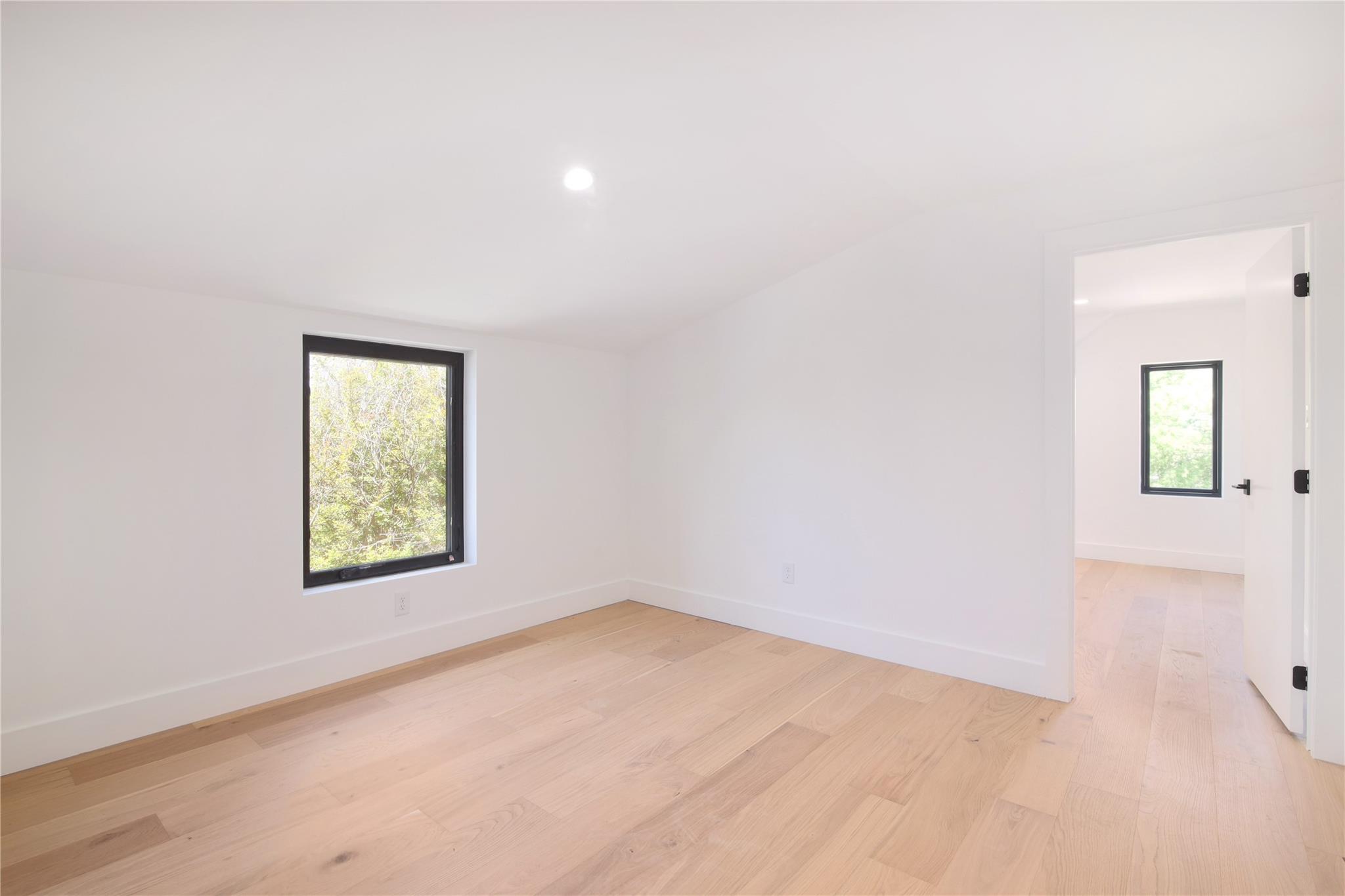 2401 Willow St, Austin, TX 78702