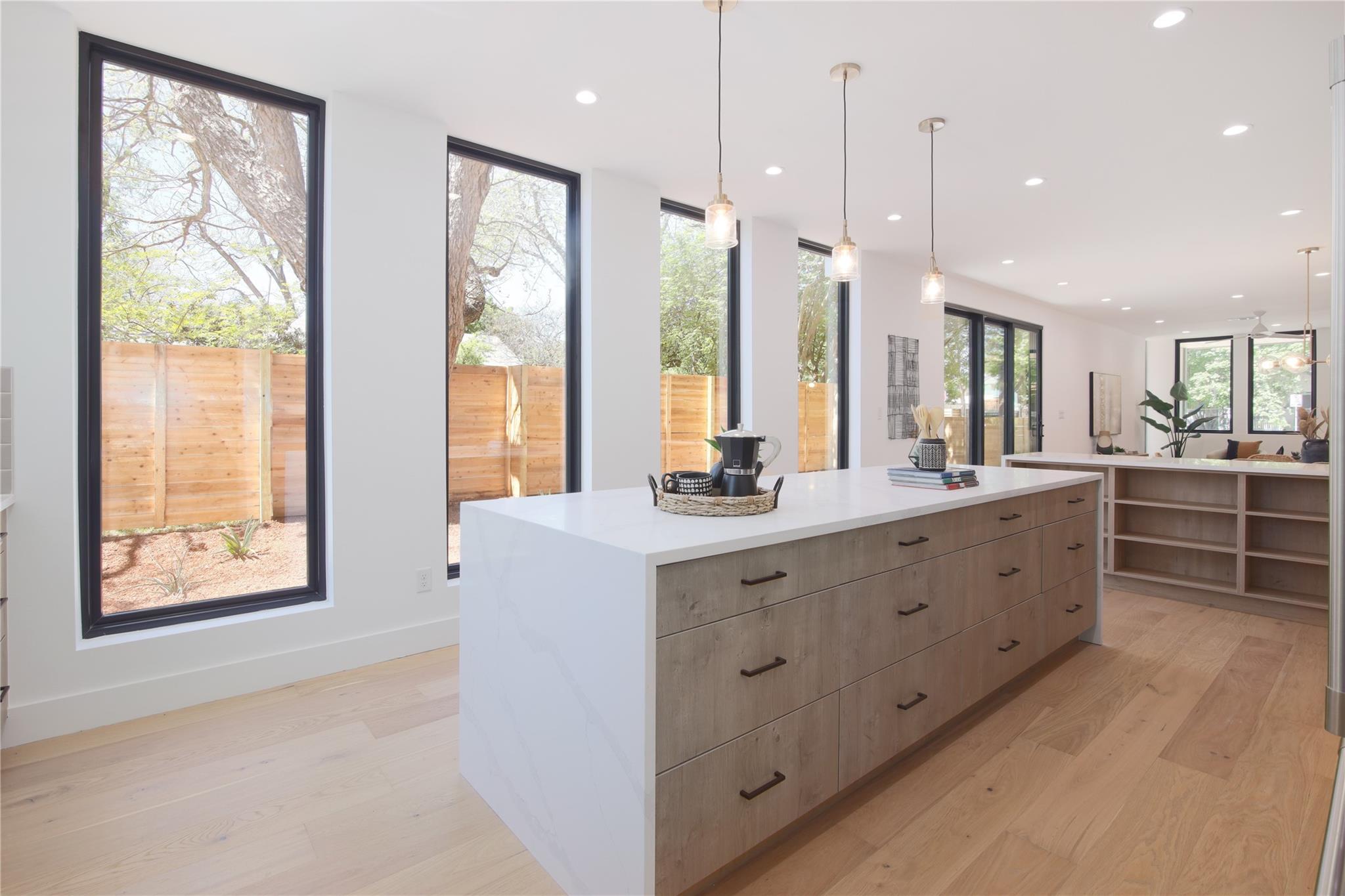 2401 Willow St, Austin, TX 78702